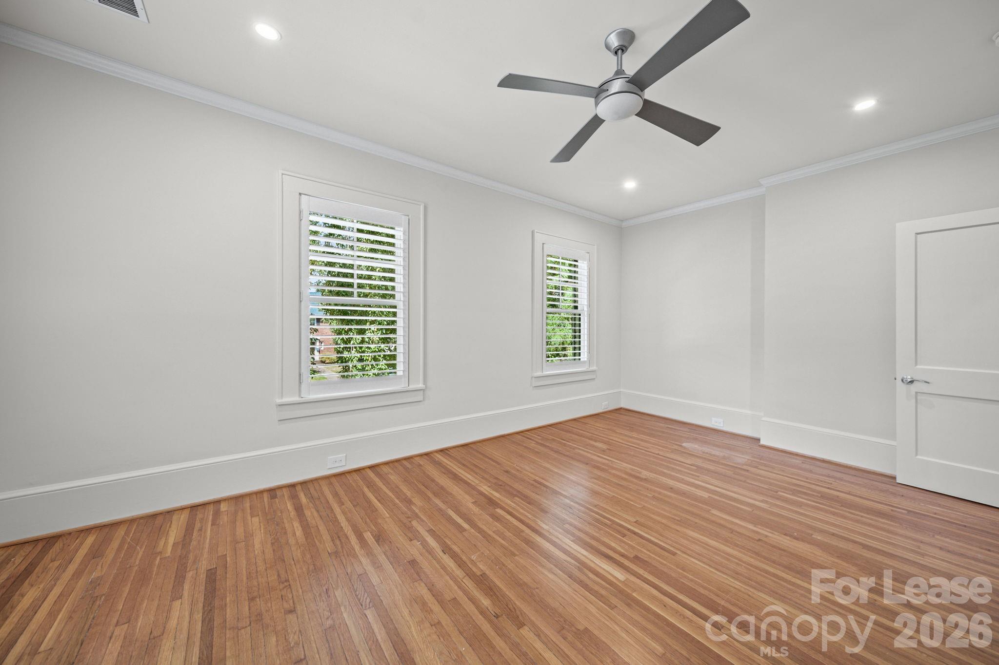 923 Henley Place Property Photo 25