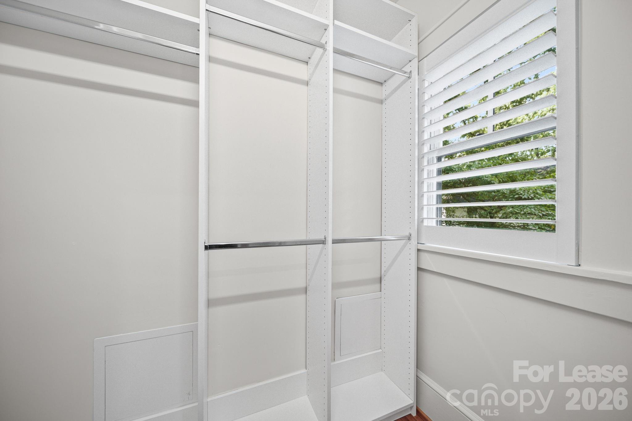 923 Henley Place Property Photo 27
