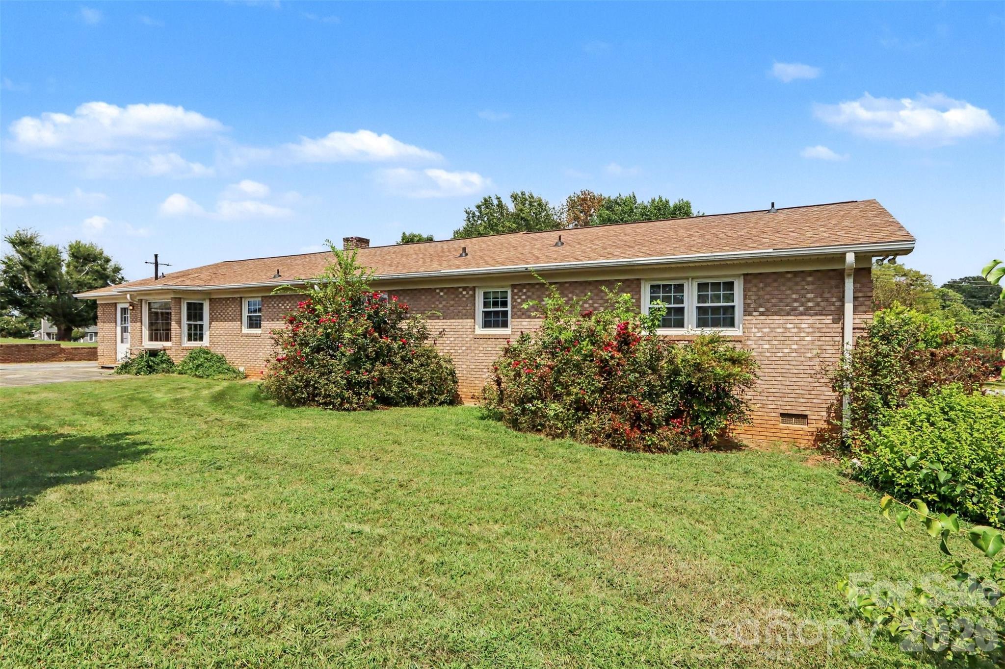 1018 Rembrandt Drive Property Photo 3