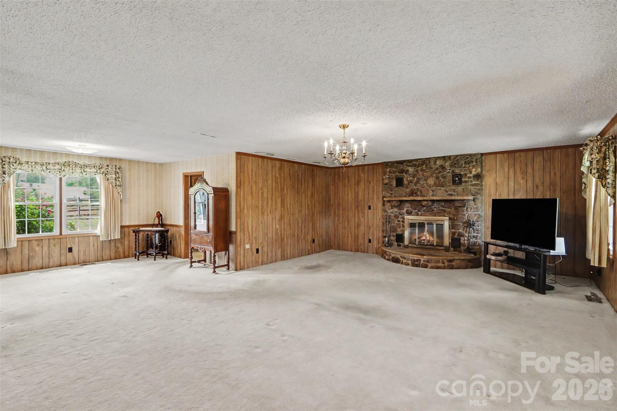 1018 Rembrandt Drive Property Photo 6