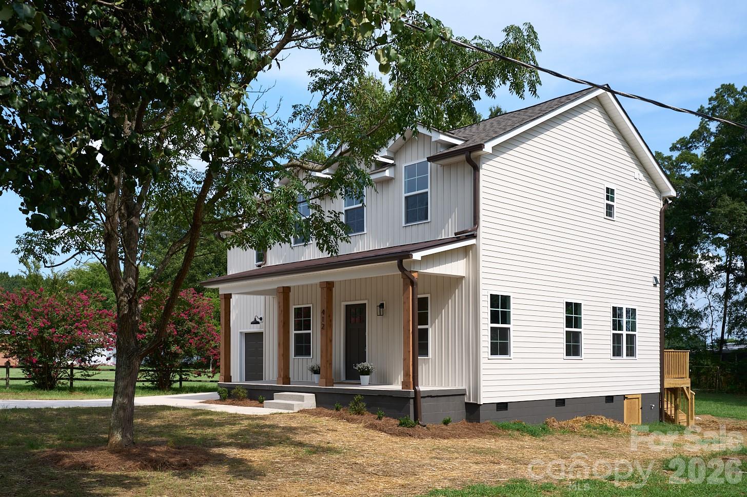 412 Midway Drive Property Photo 3