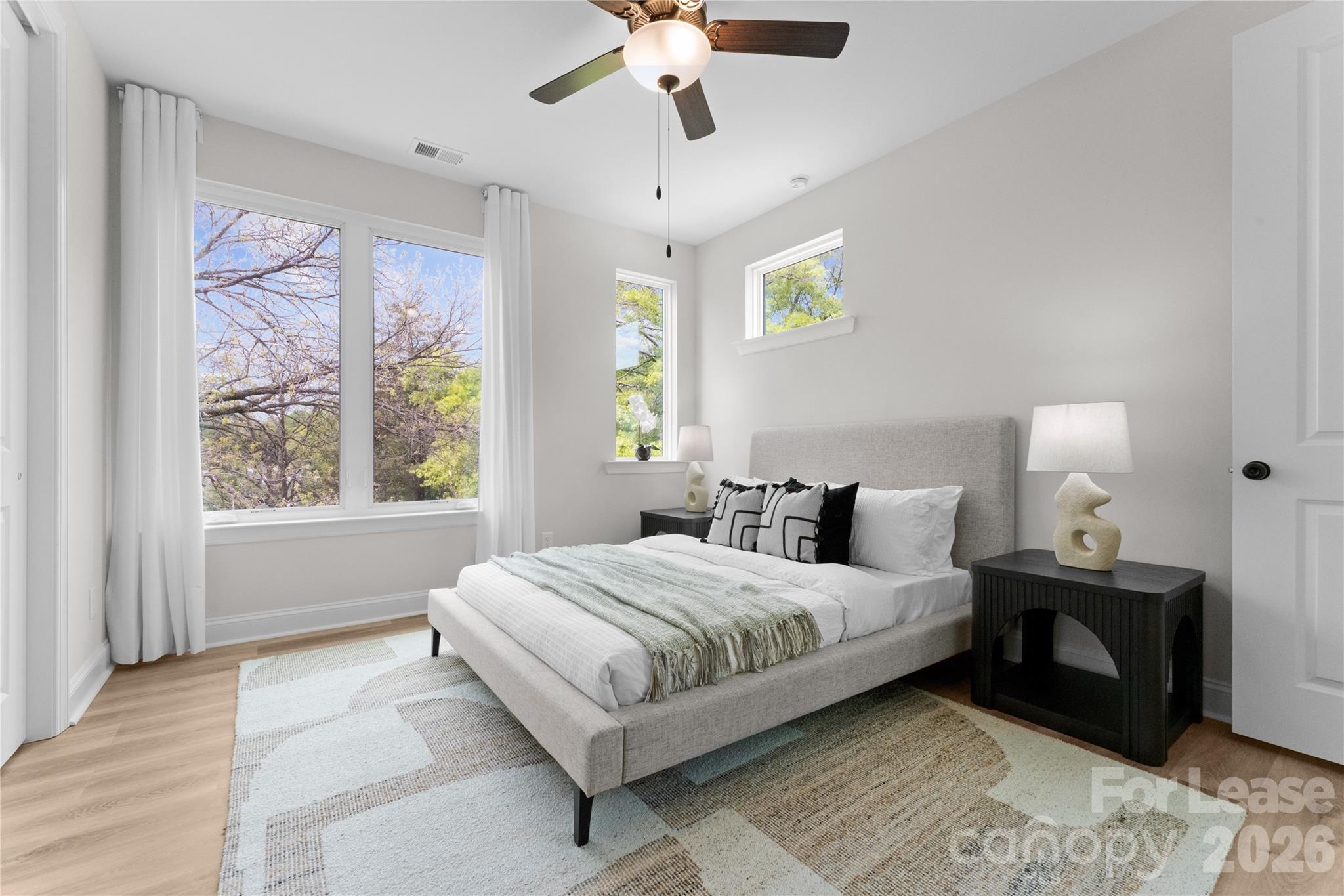 3236 Riley Avenue Property Photo 4