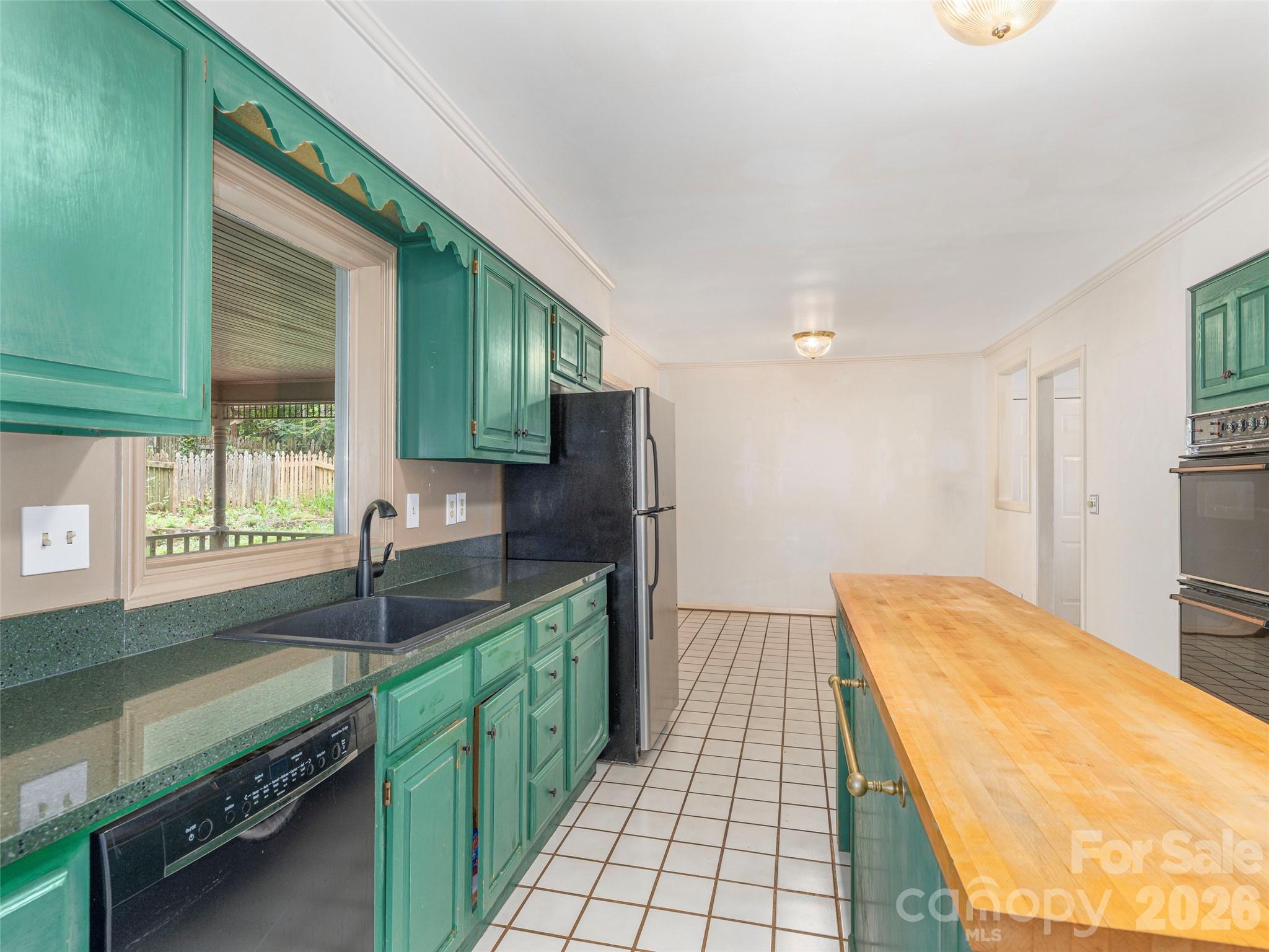 200 Heathcote Road Property Photo 14