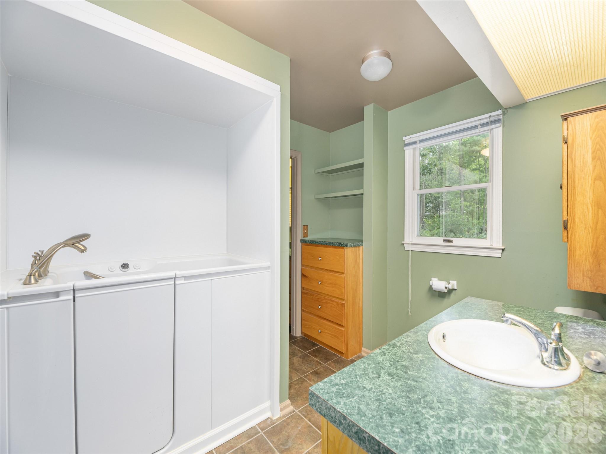 200 Heathcote Road Property Photo 28