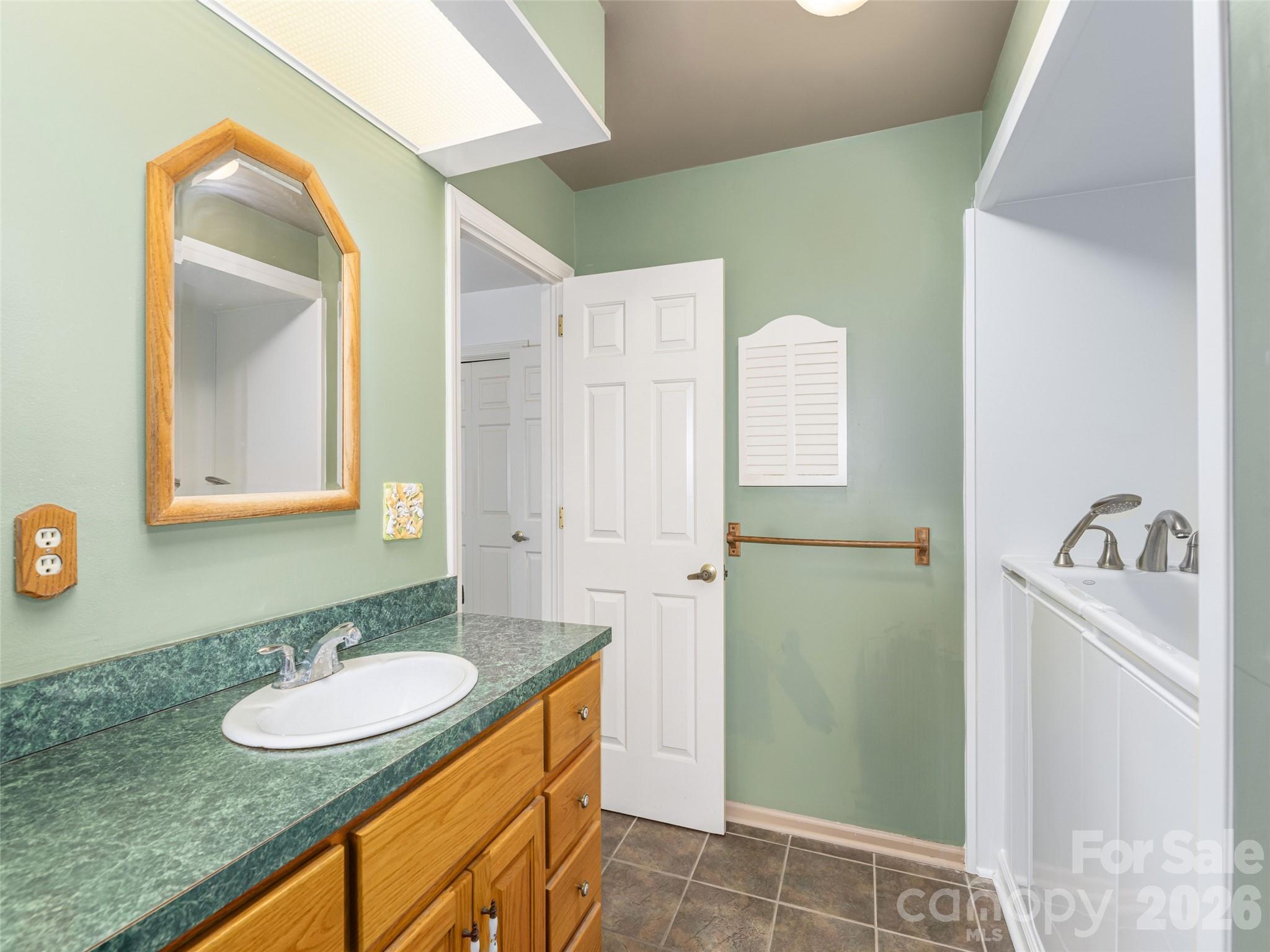 200 Heathcote Road Property Photo 29