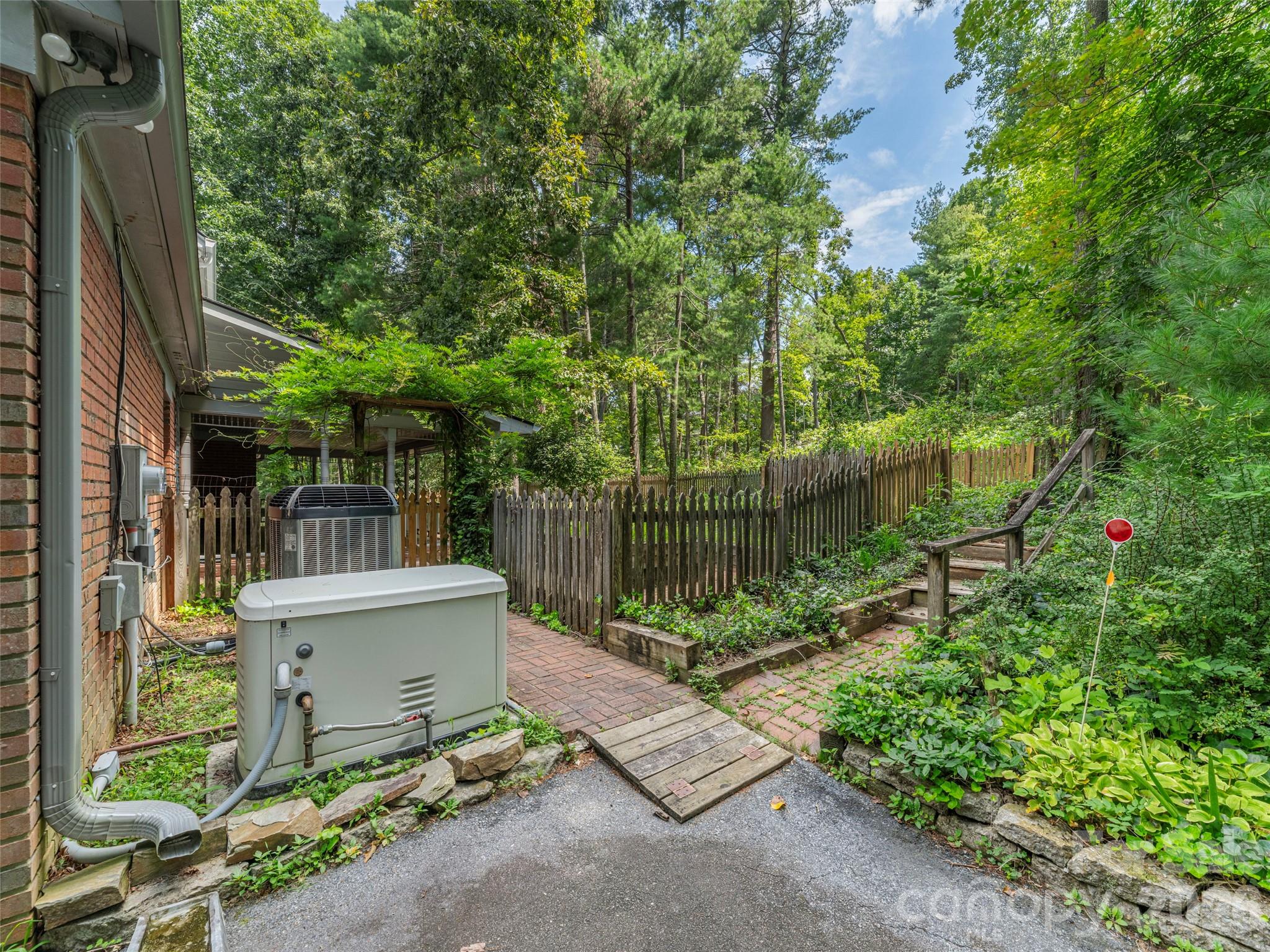 200 Heathcote Road Property Photo 43