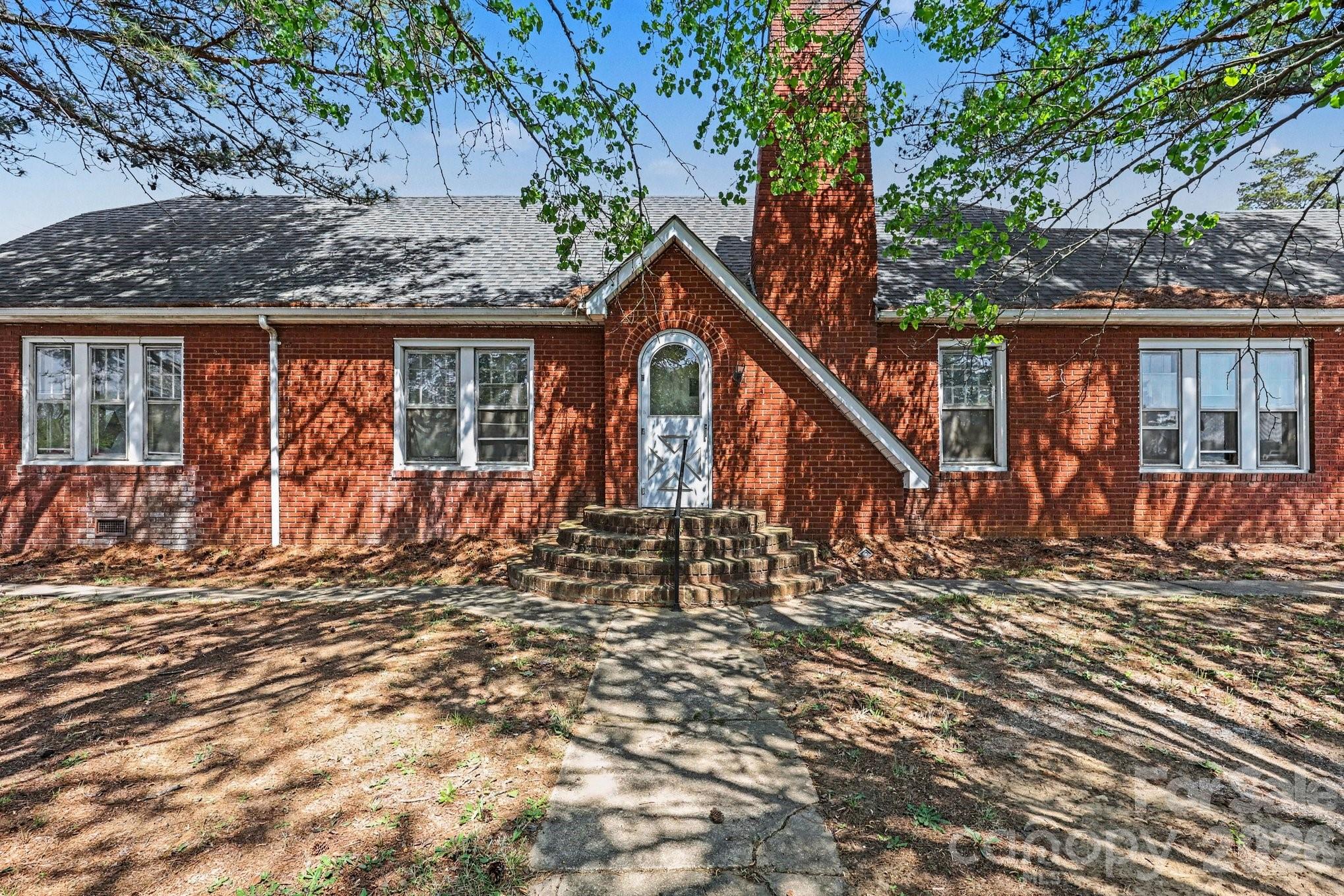 1411 Ludwick Heights Lane Property Photo 2