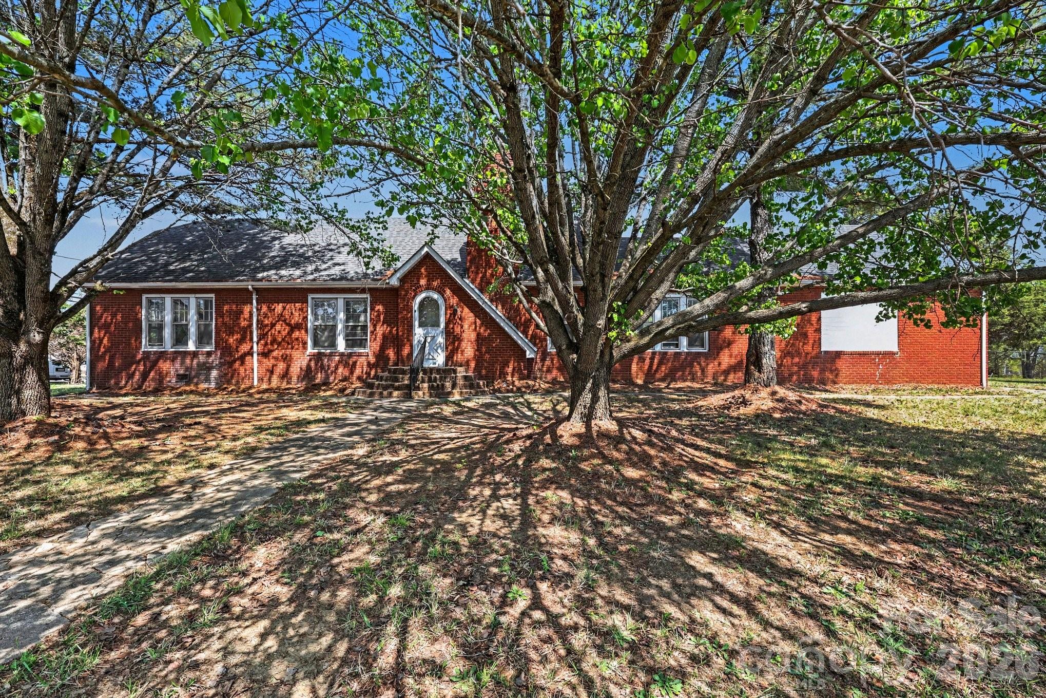 1411 Ludwick Heights Lane Property Photo 3