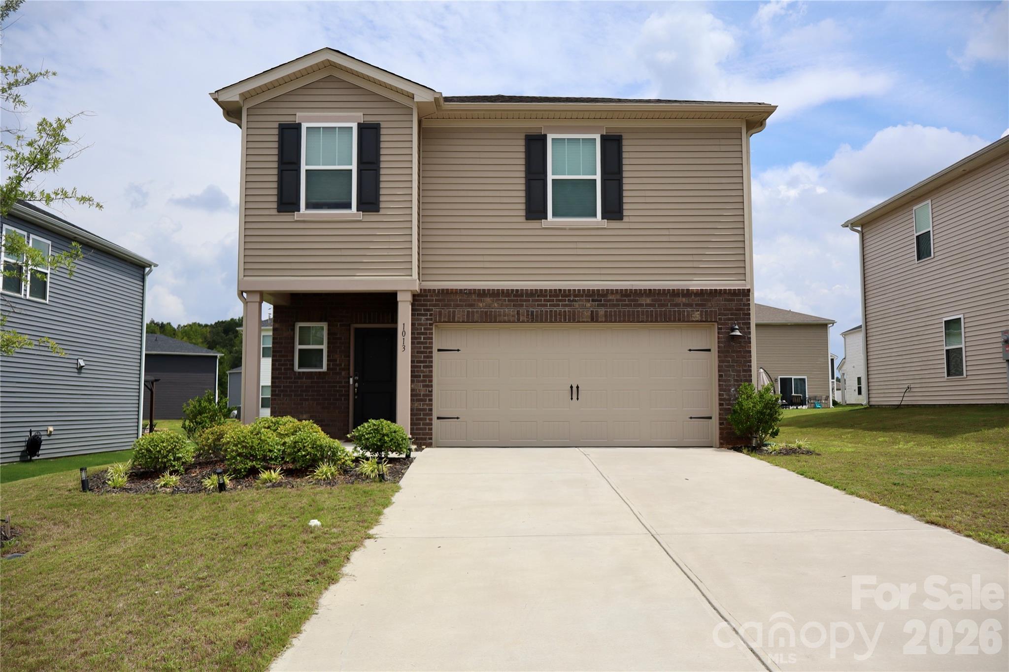 1013 Harry Court Property Photo 1