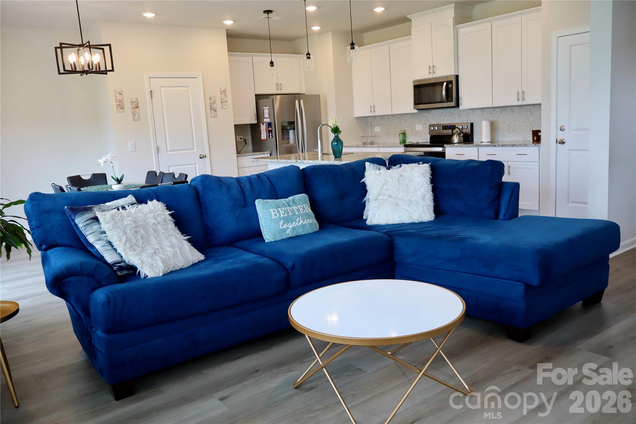 1013 Harry Court Property Photo 4