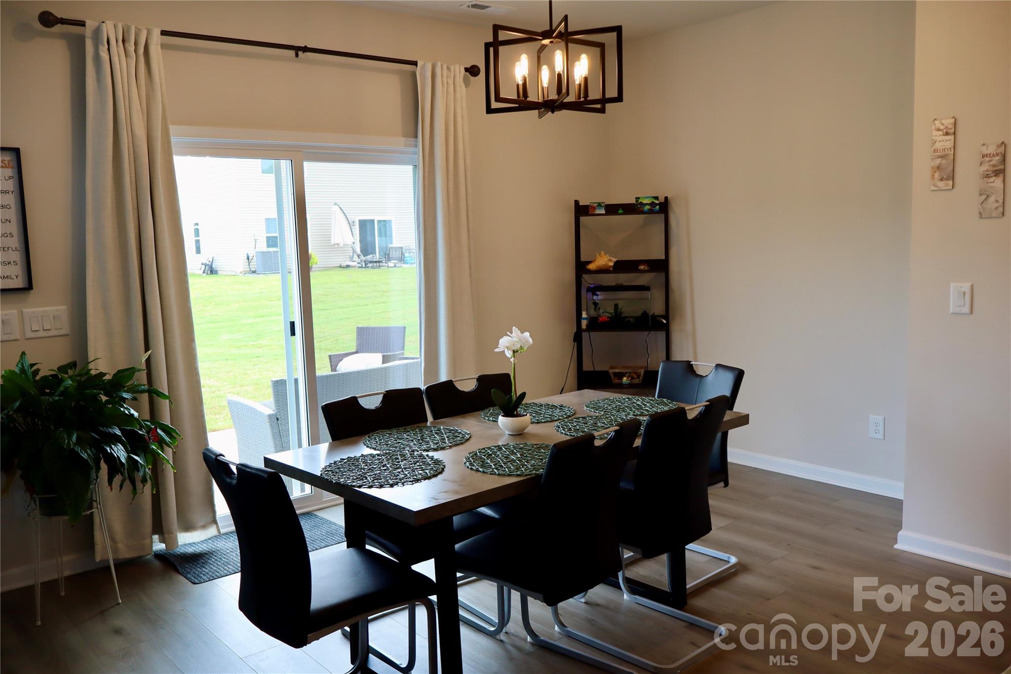 1013 Harry Court Property Photo 8