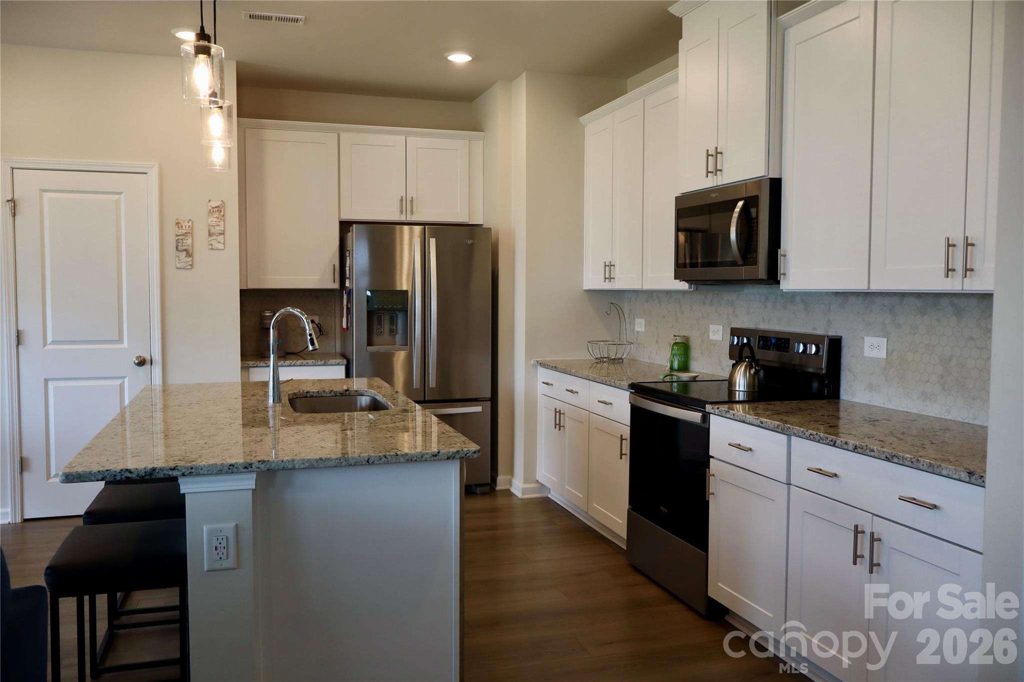 1013 Harry Court Property Photo 9