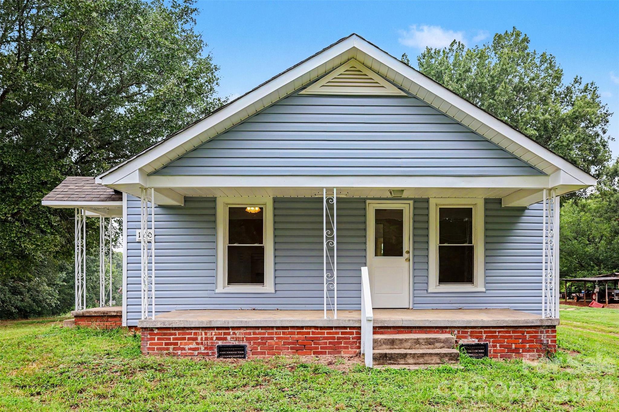1550 Saw Road Property Photo 1