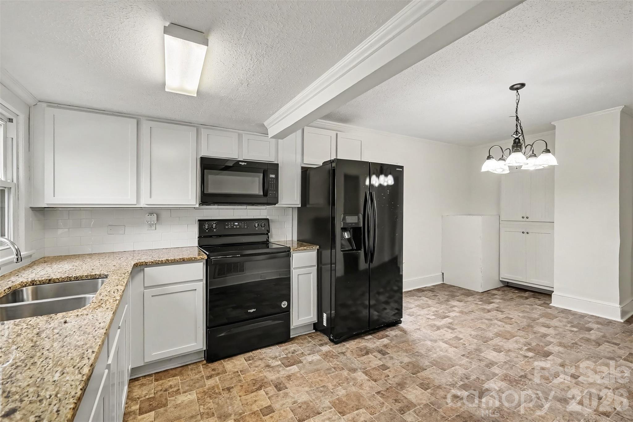 1550 Saw Road Property Photo 5