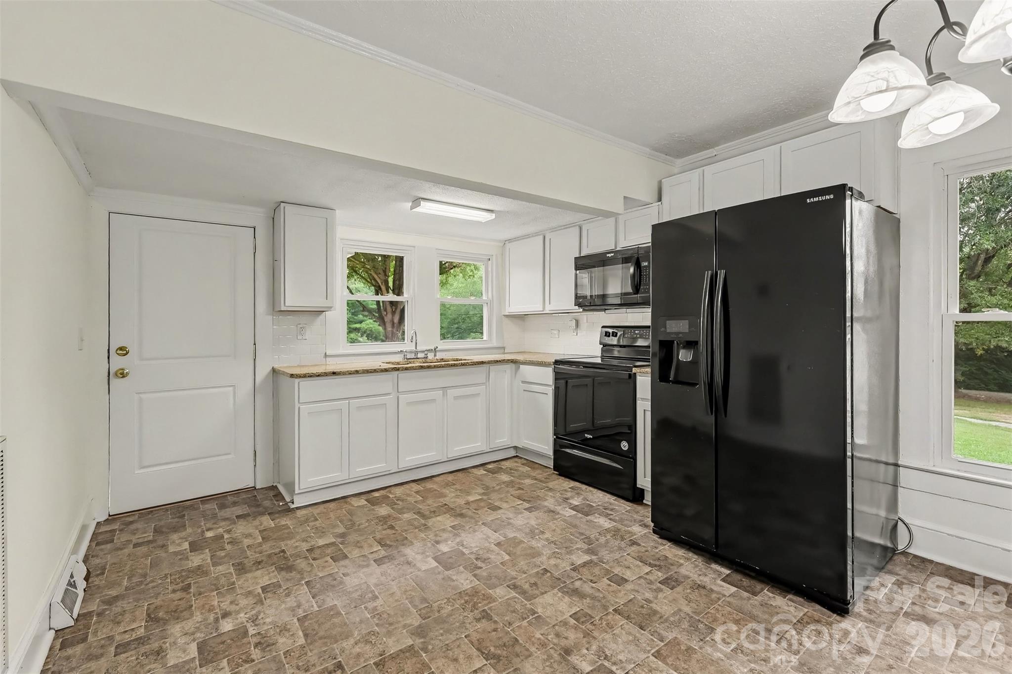 1550 Saw Road Property Photo 8