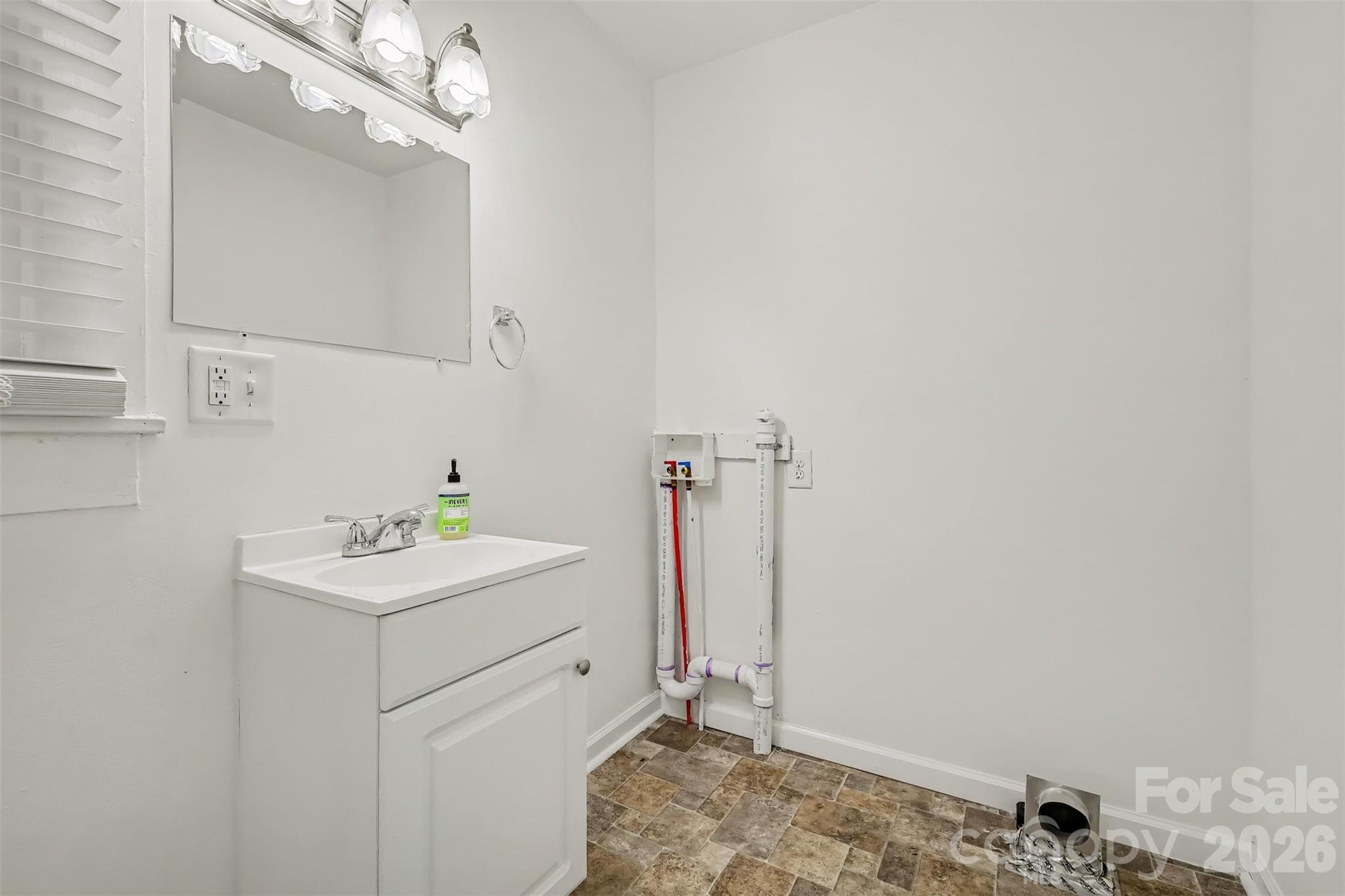 1550 Saw Road Property Photo 21