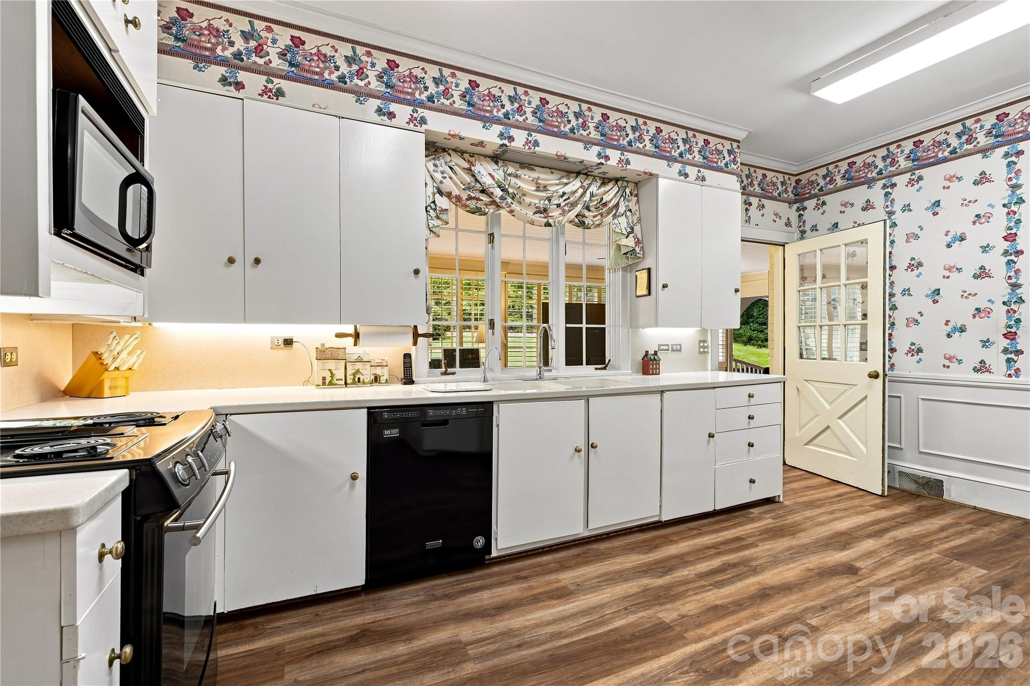 209 Labans Lane Property Photo 8