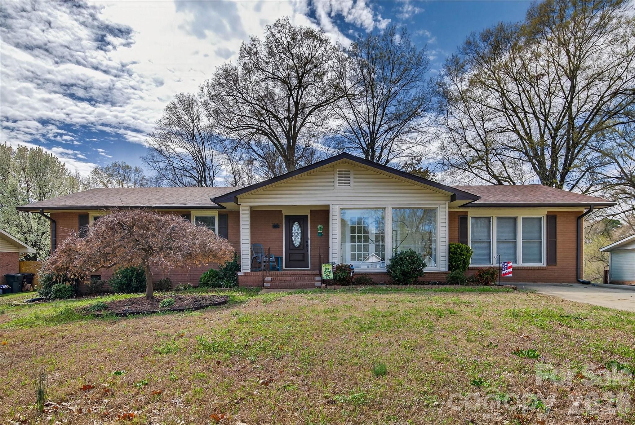 1217 Ebinport Road Property Photo 3