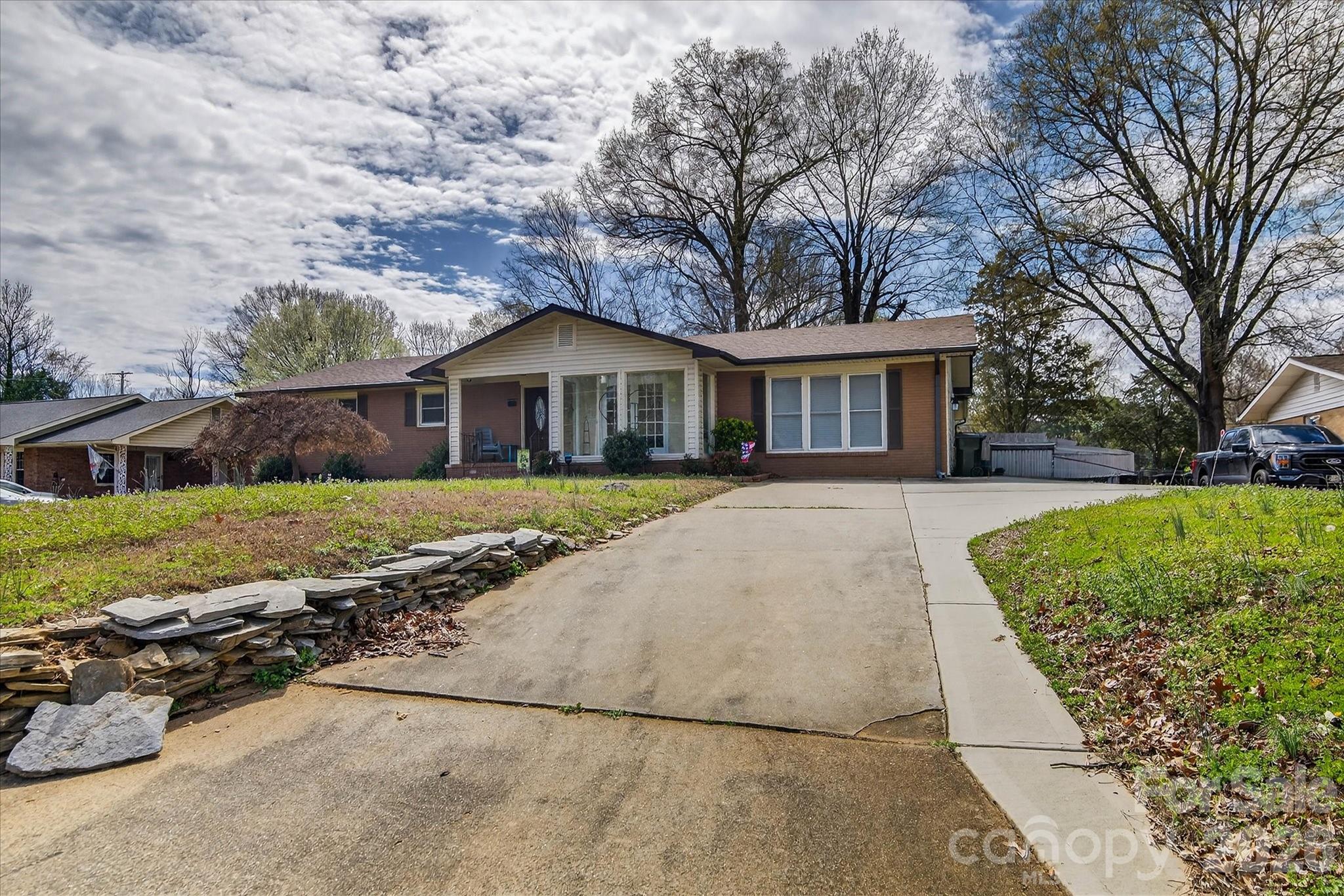 1217 Ebinport Road Property Photo 4