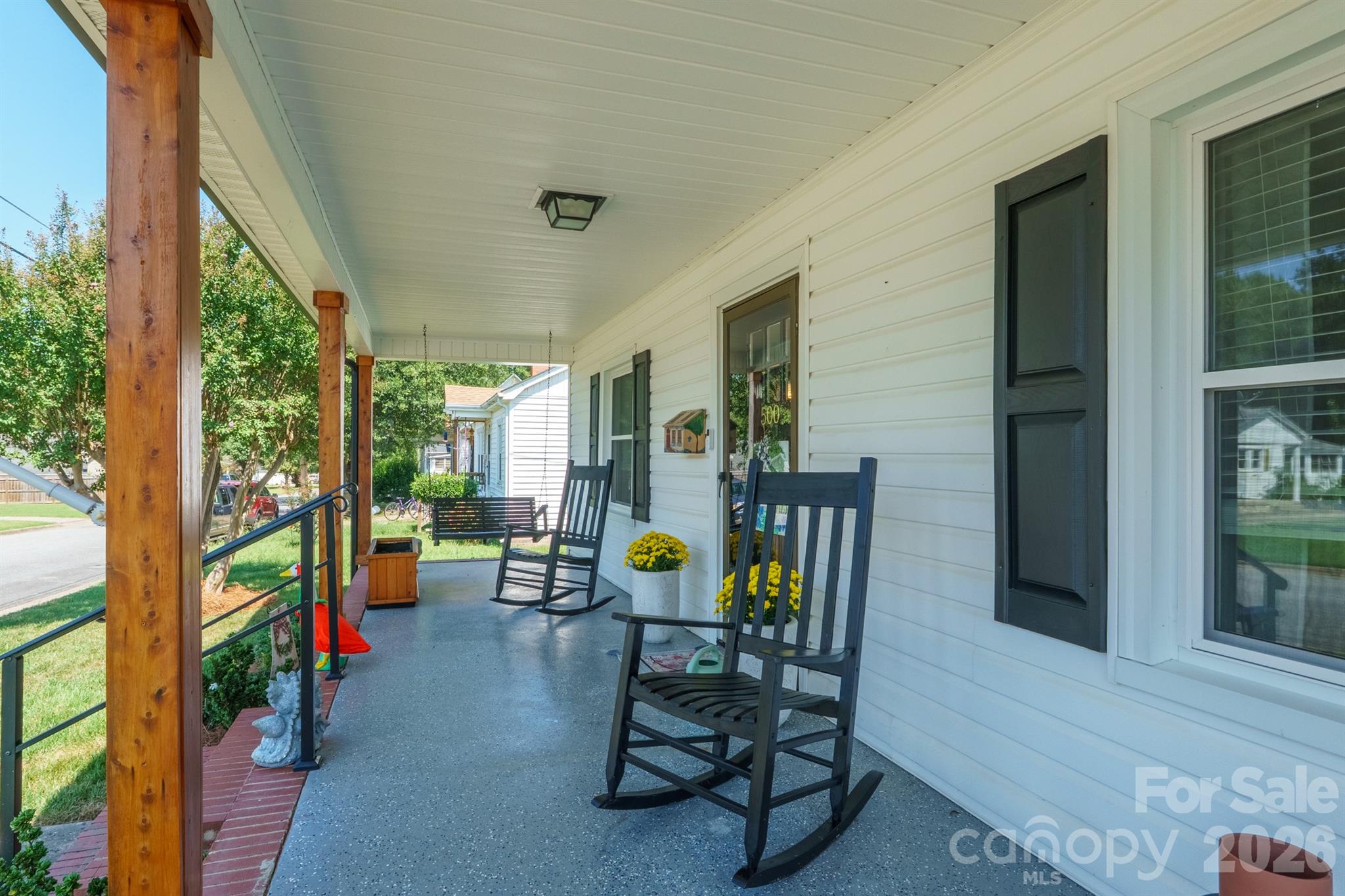 500 N Elm Street Property Photo 3