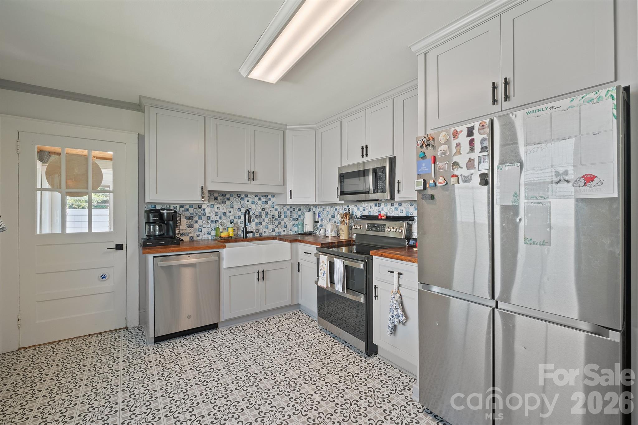 500 N Elm Street Property Photo 4