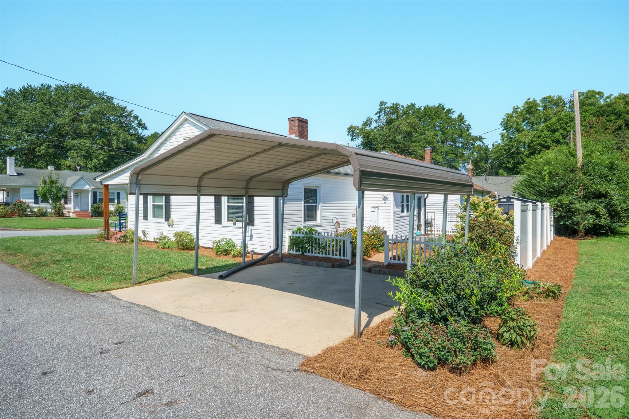 500 N Elm Street Property Photo 19