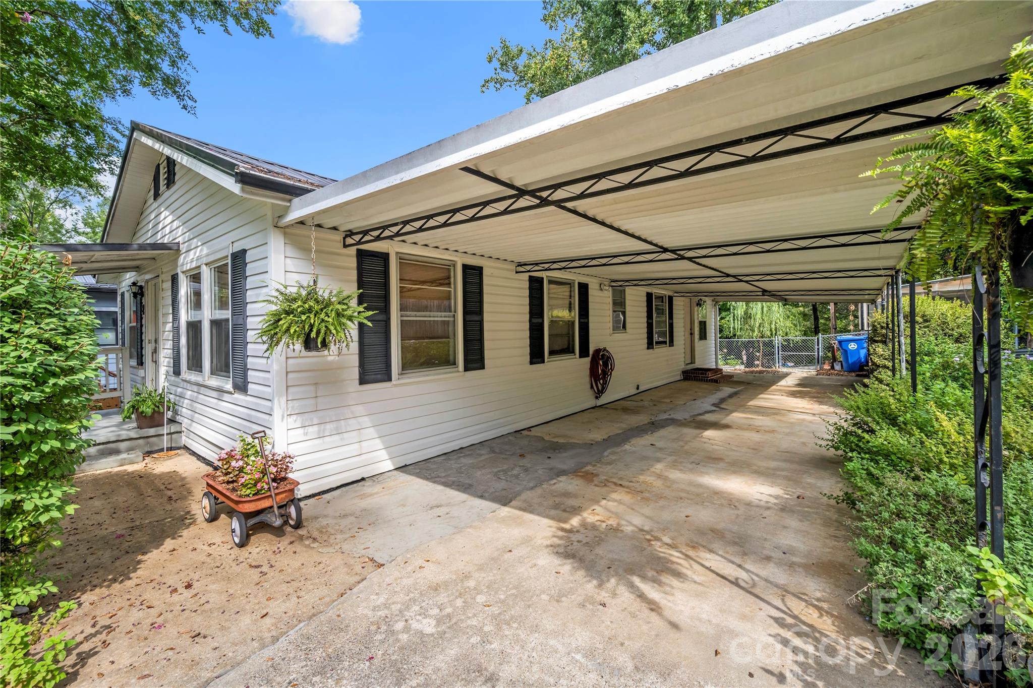 2 Bostic Place Property Photo 1