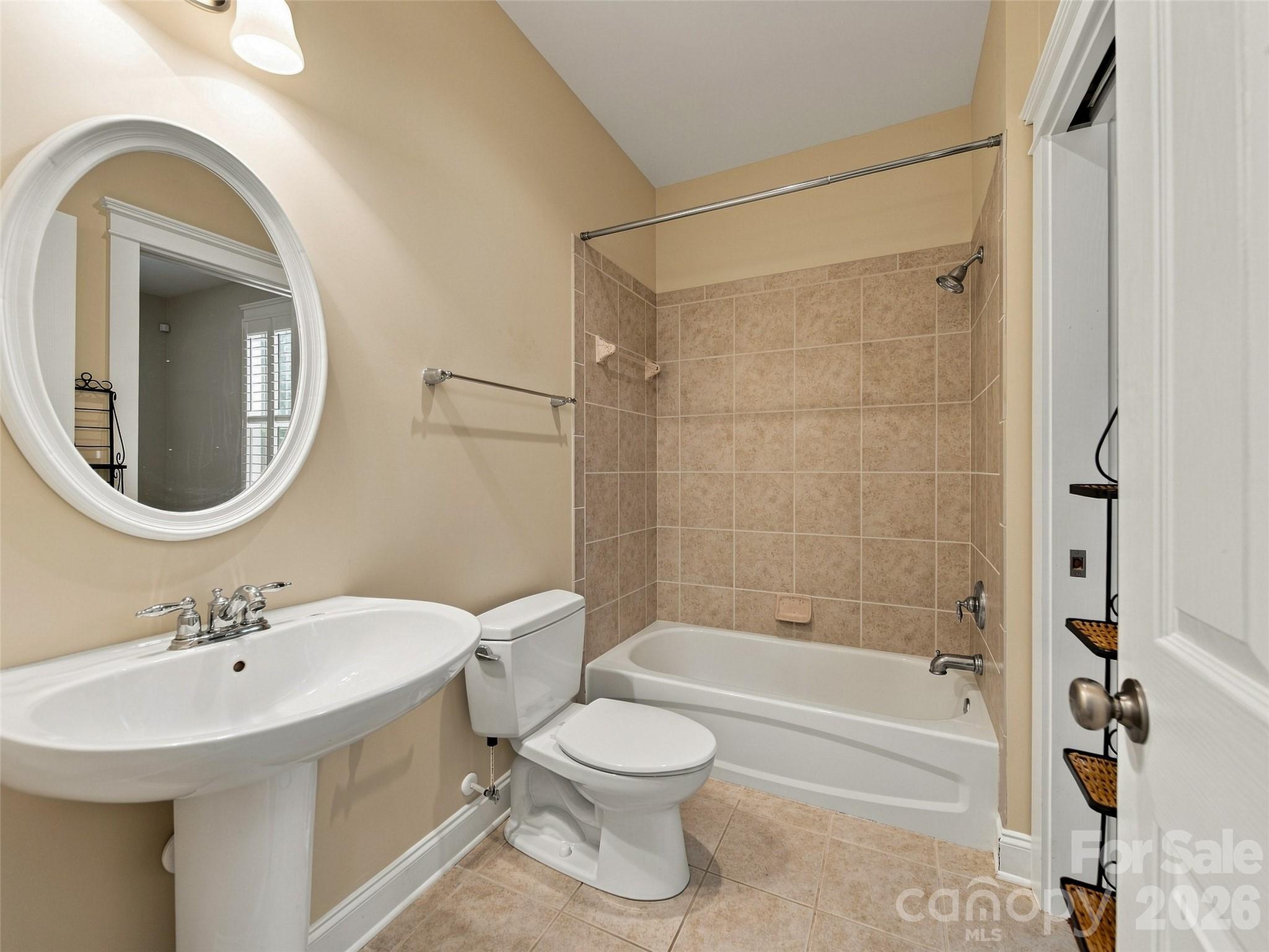 24 Greenwells Glory Drive Property Photo 14