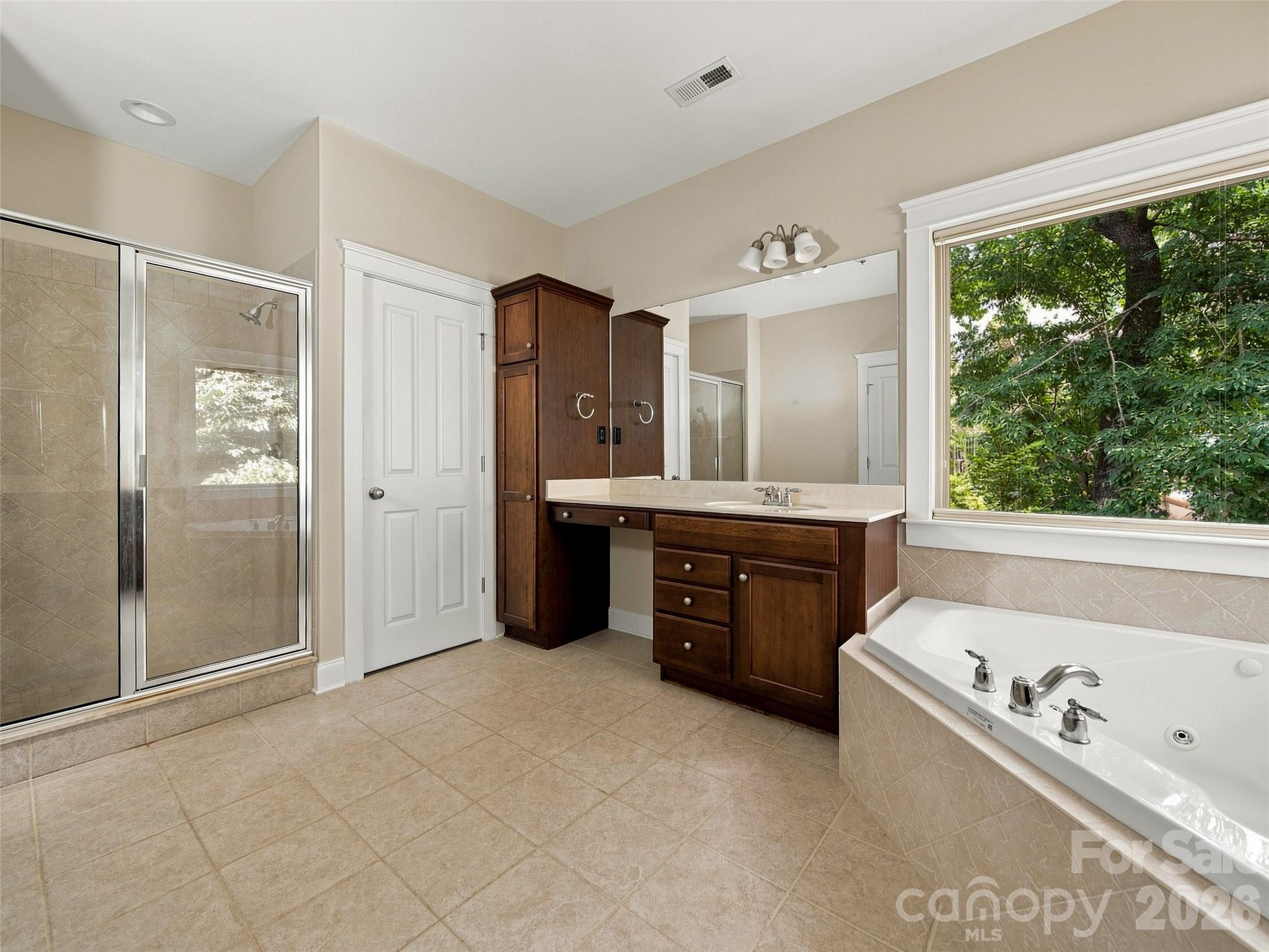 24 Greenwells Glory Drive Property Photo 17