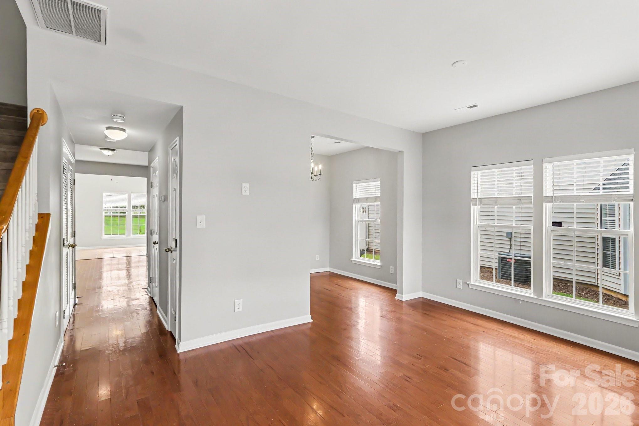 4960 Sunburst Lane Property Photo 4