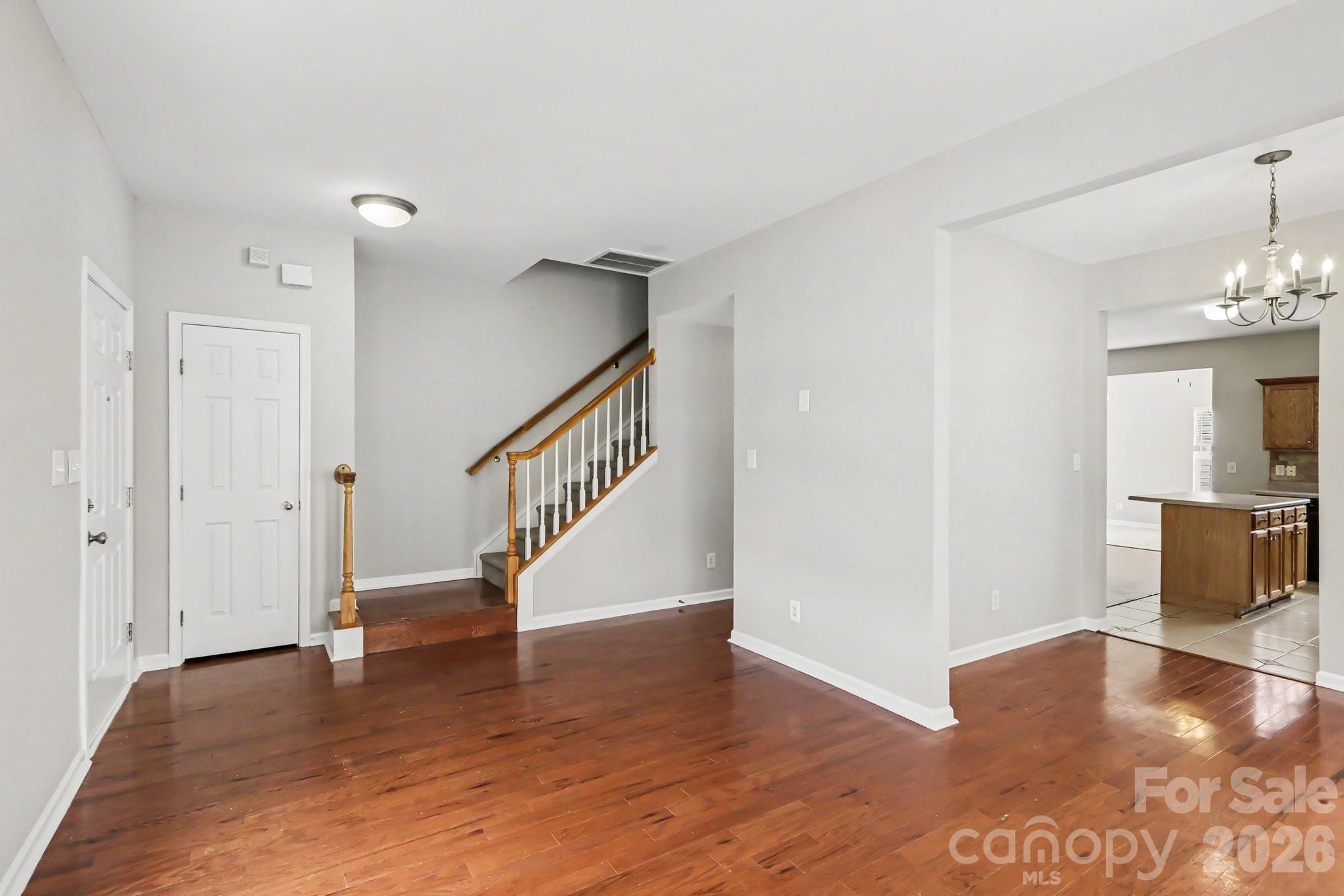 4960 Sunburst Lane Property Photo 5