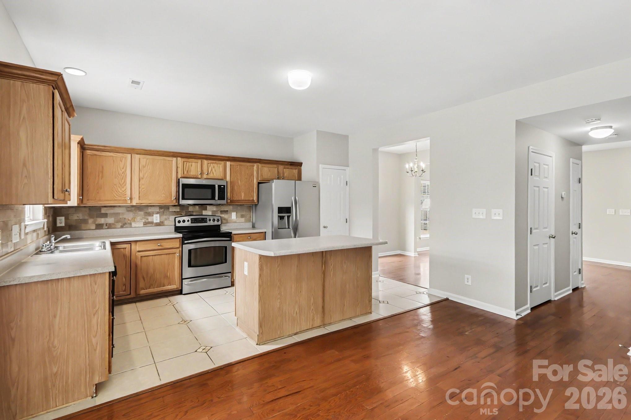 4960 Sunburst Lane Property Photo 10