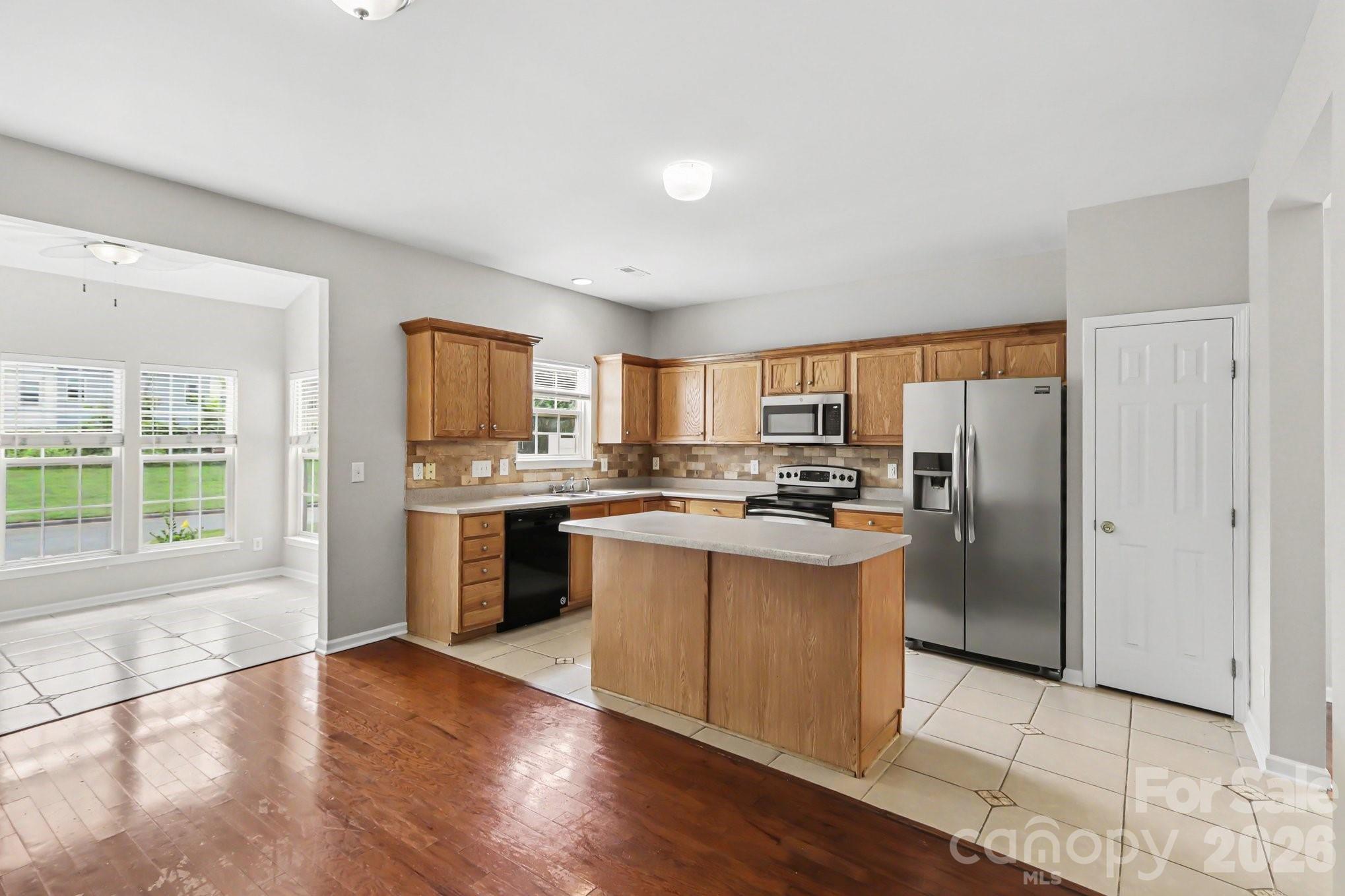 4960 Sunburst Lane Property Photo 11
