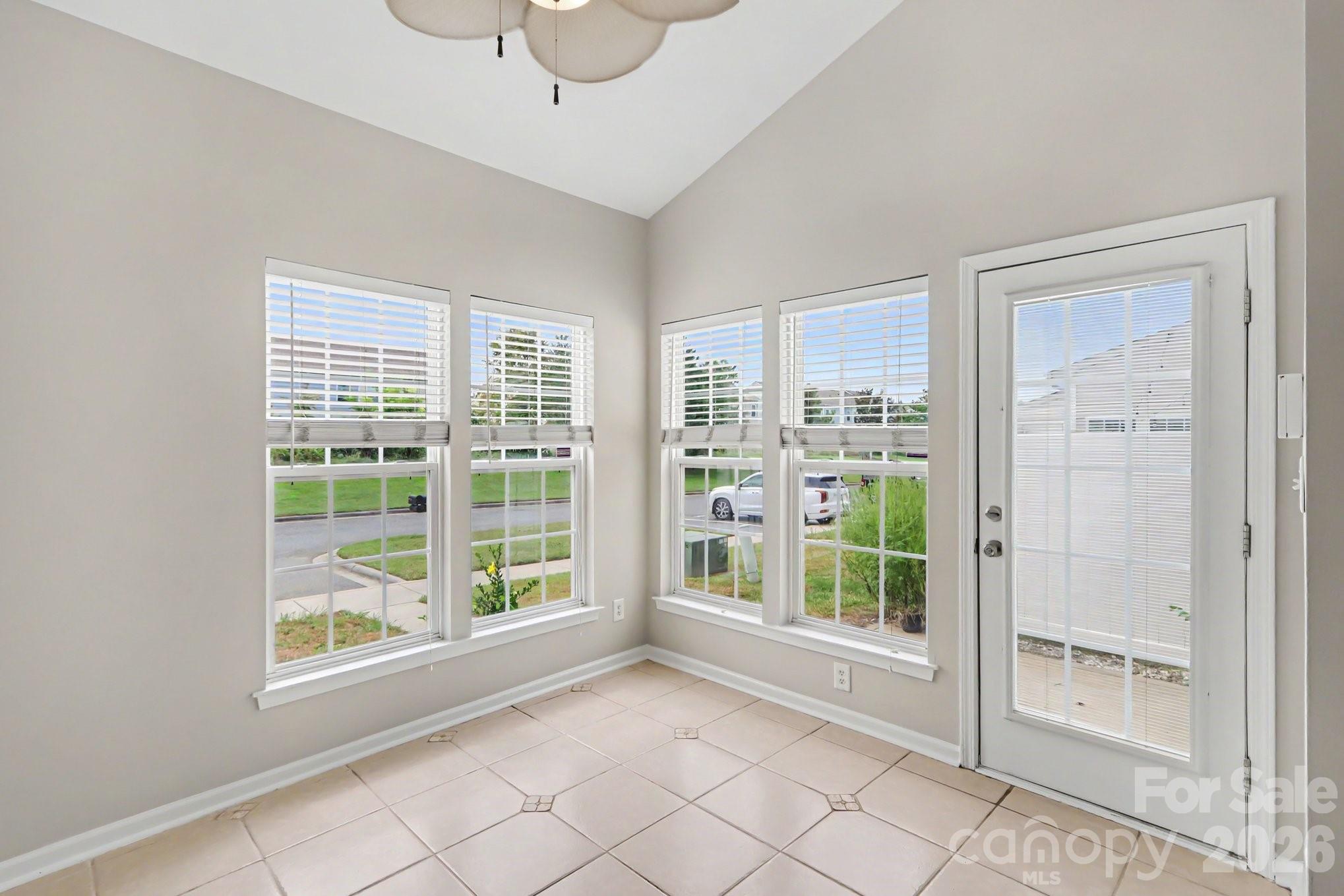 4960 Sunburst Lane Property Photo 14