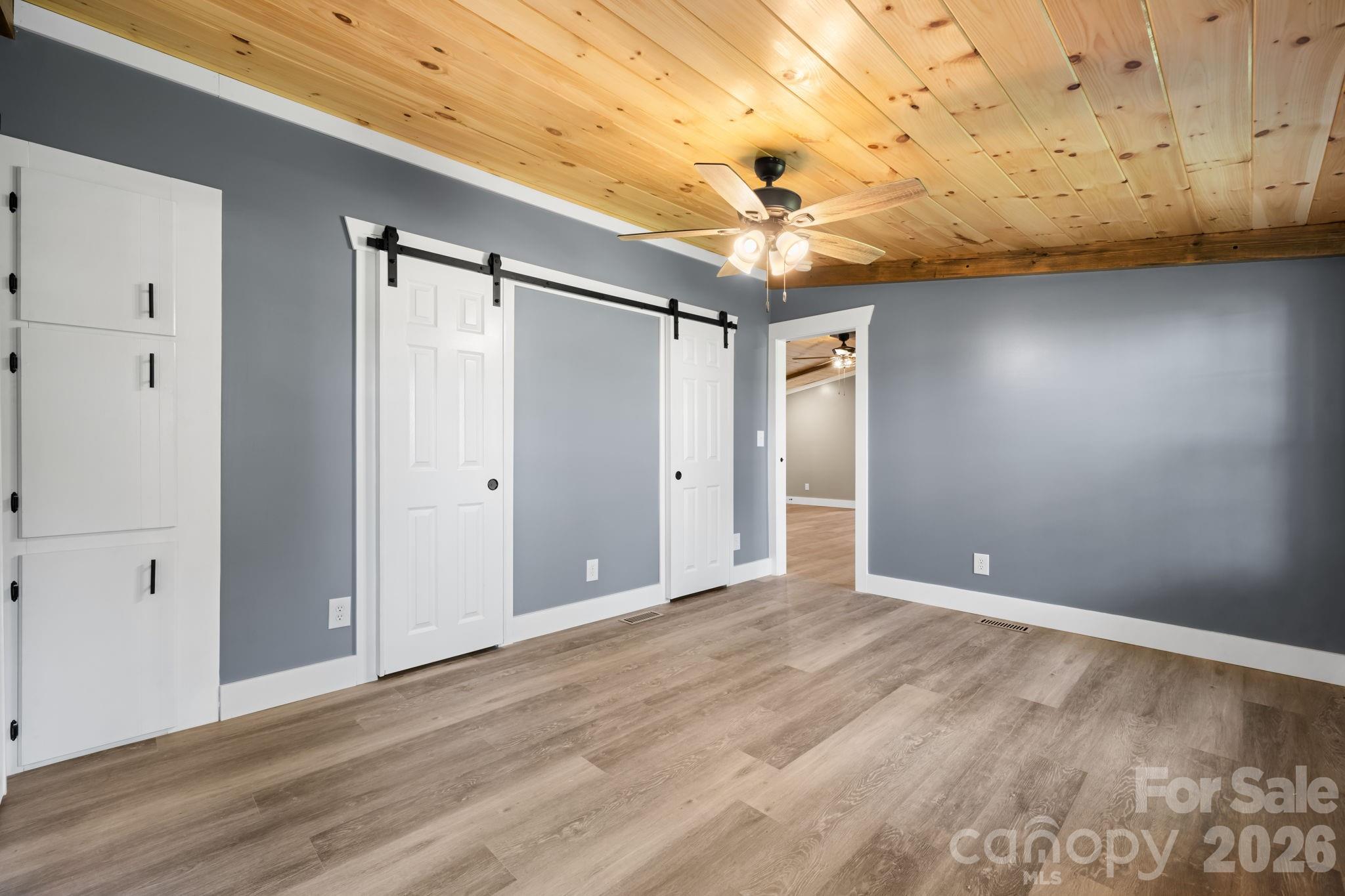 160 Green Street Property Photo 6