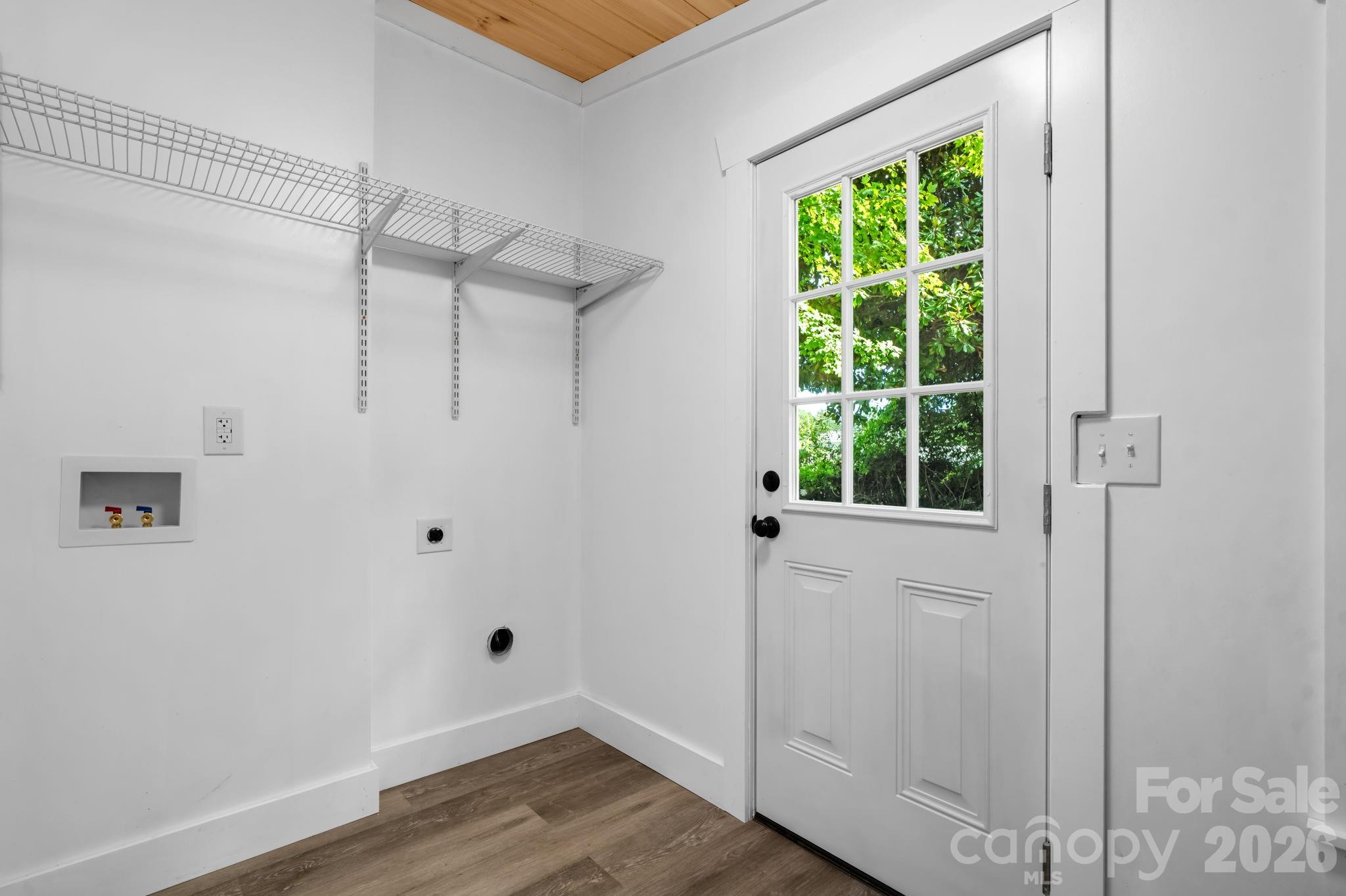 160 Green Street Property Photo 10