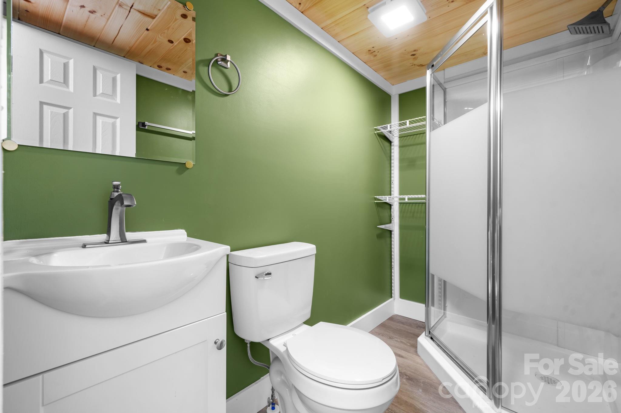 160 Green Street Property Photo 11