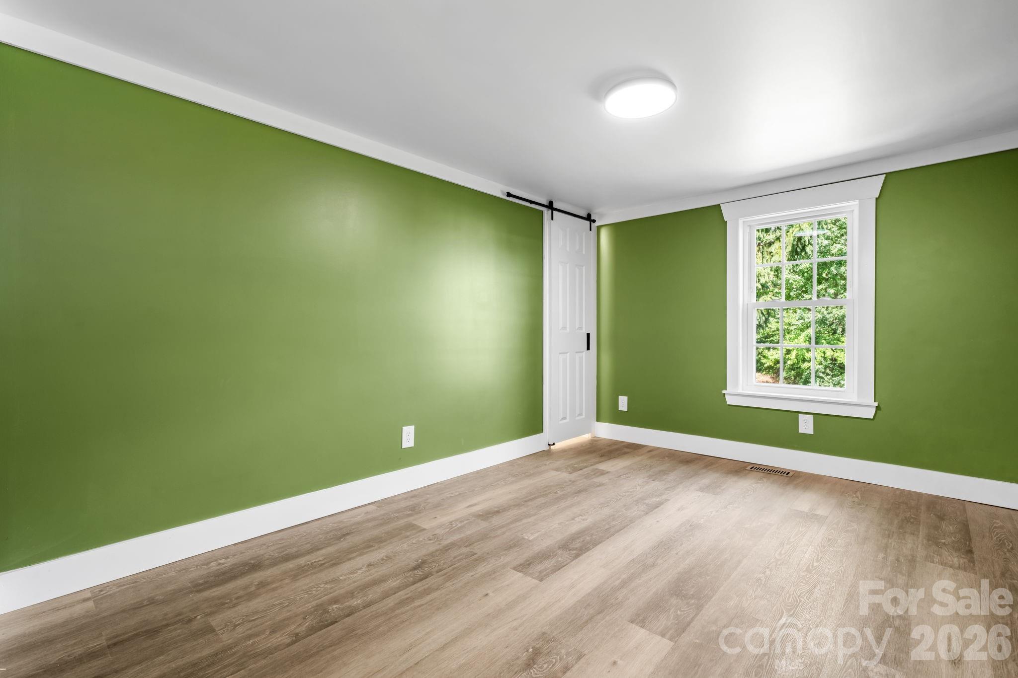 160 Green Street Property Photo 12
