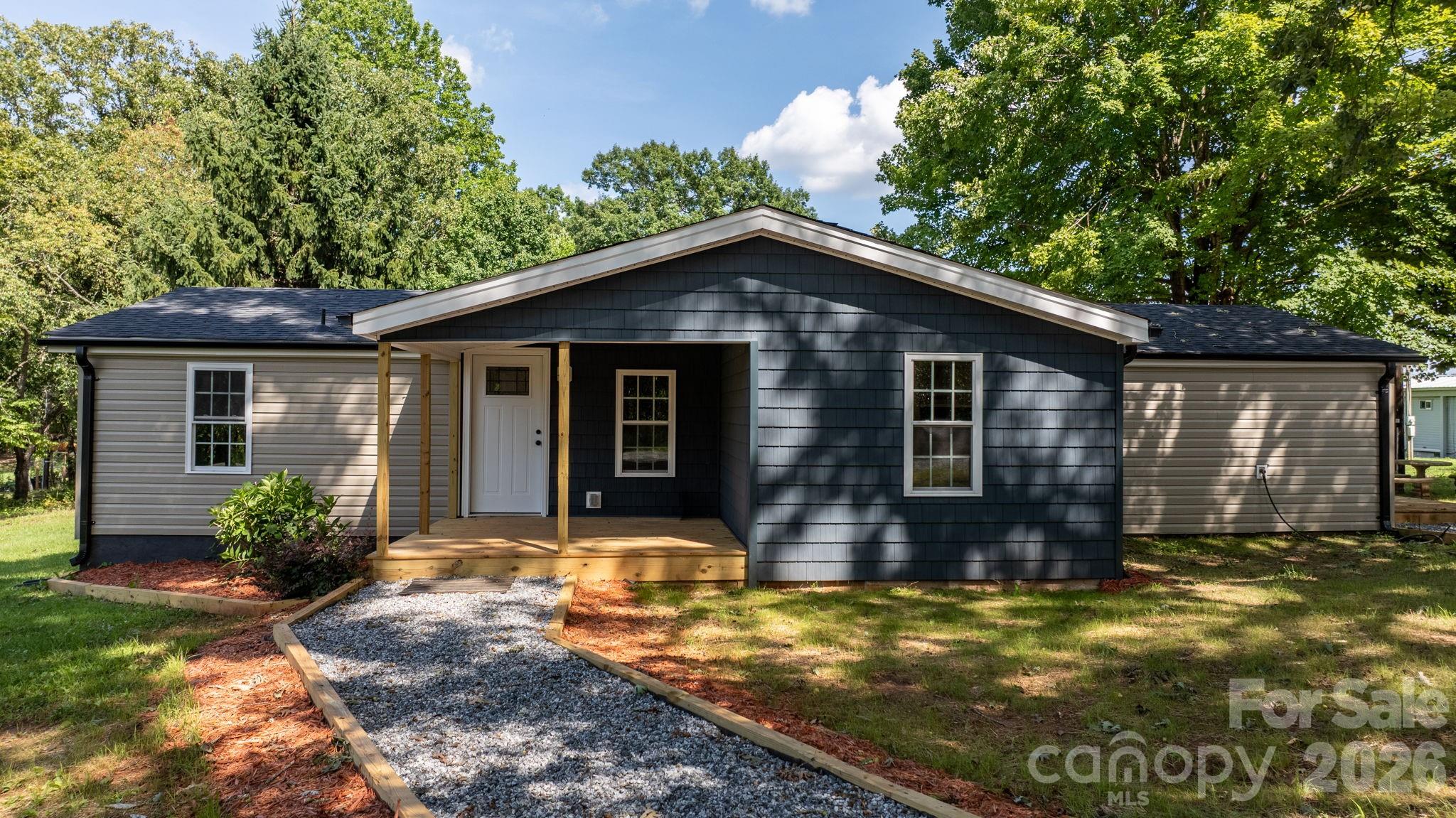 160 Green Street Property Photo 13