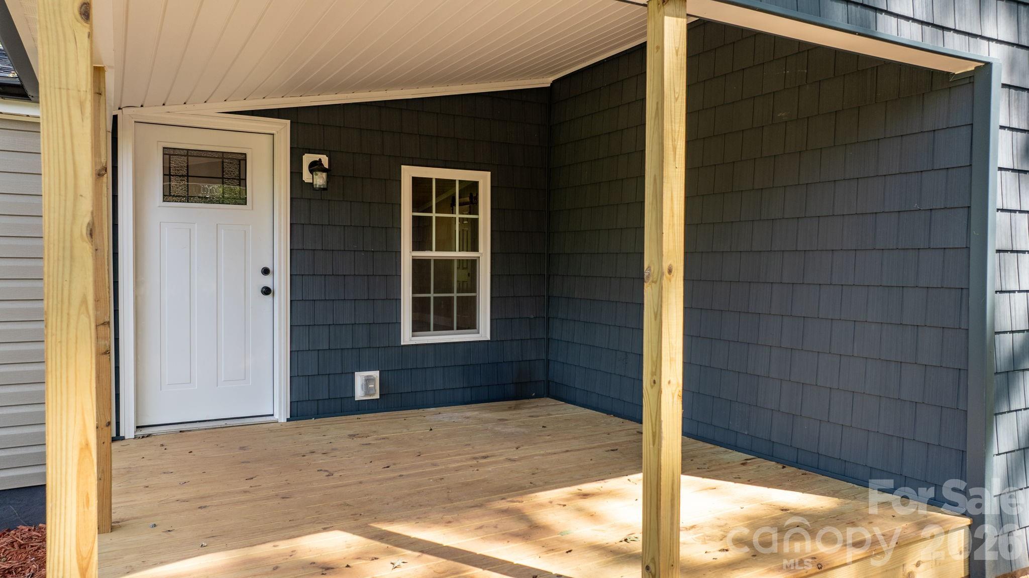 160 Green Street Property Photo 14