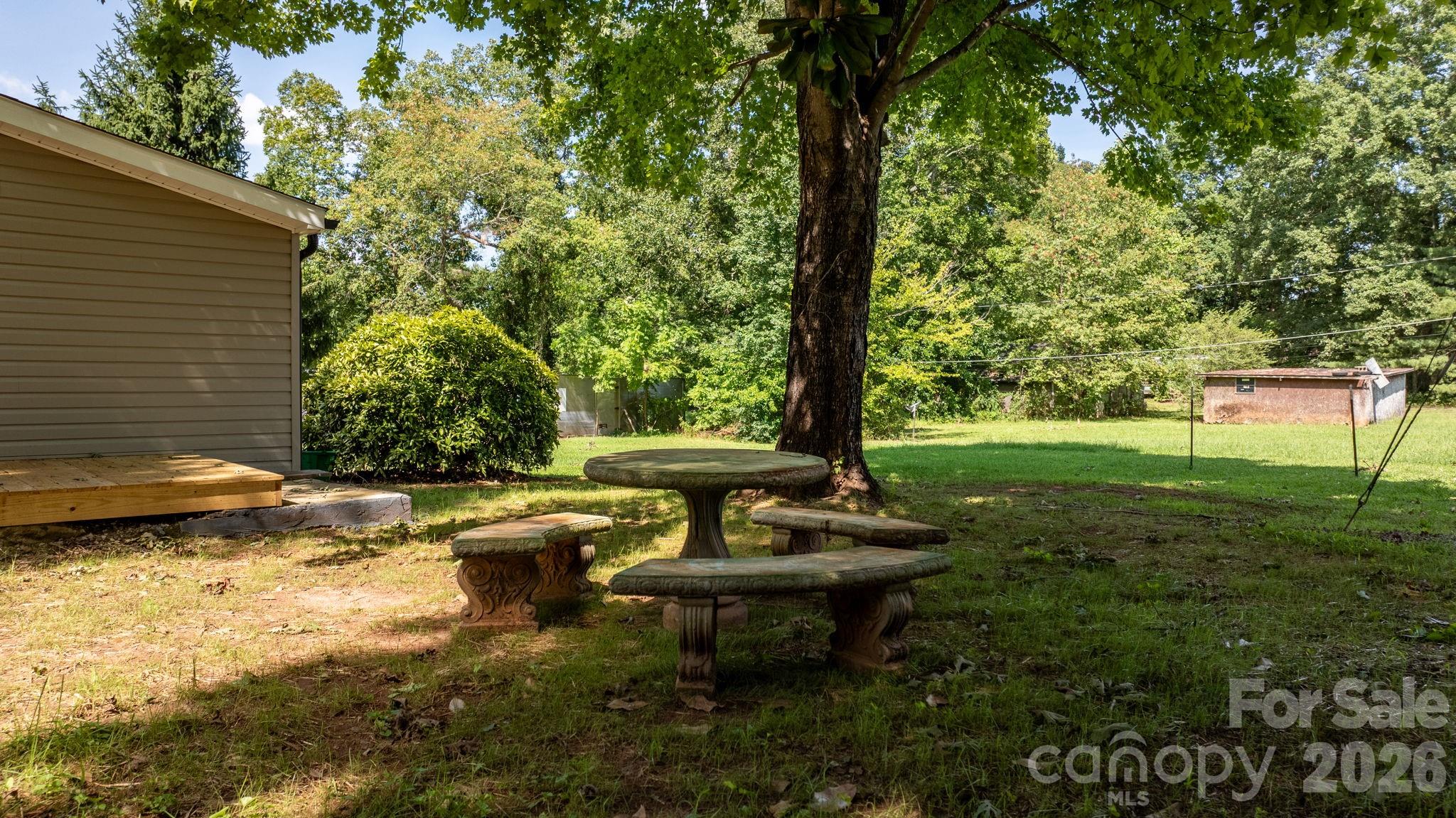 160 Green Street Property Photo 22
