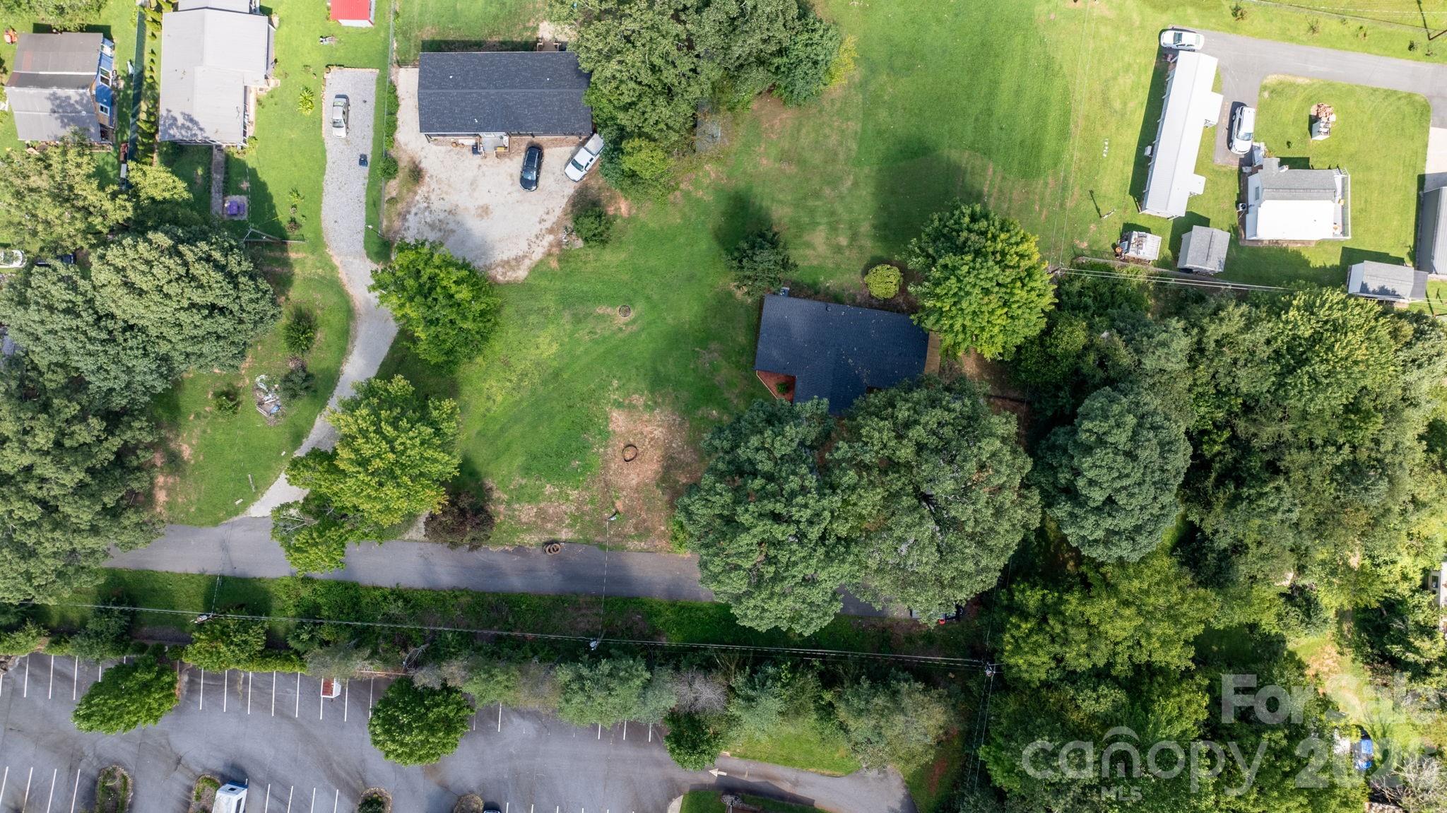 160 Green Street Property Photo 25