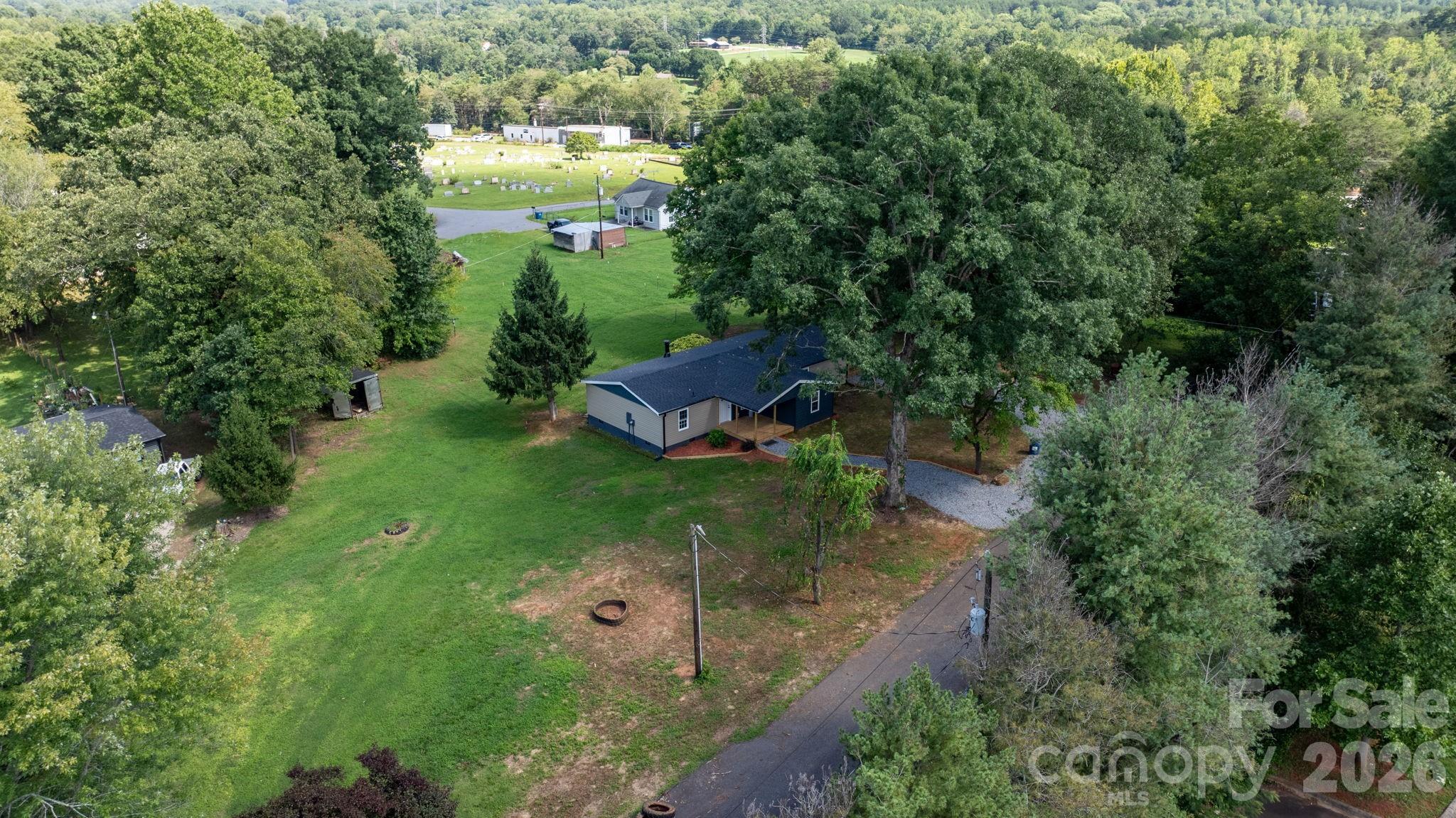 160 Green Street Property Photo 26