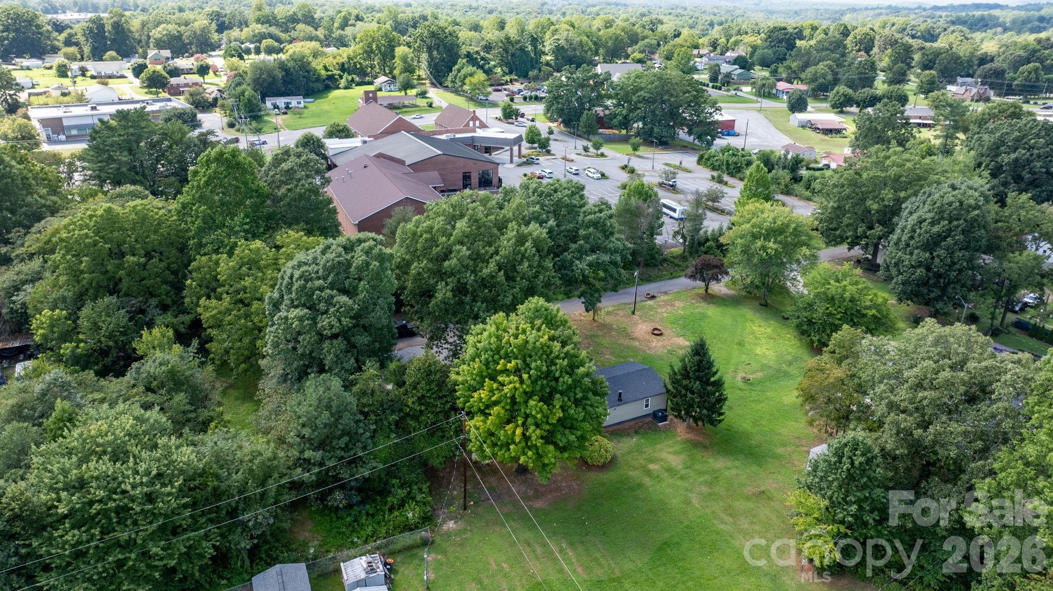 160 Green Street Property Photo 27