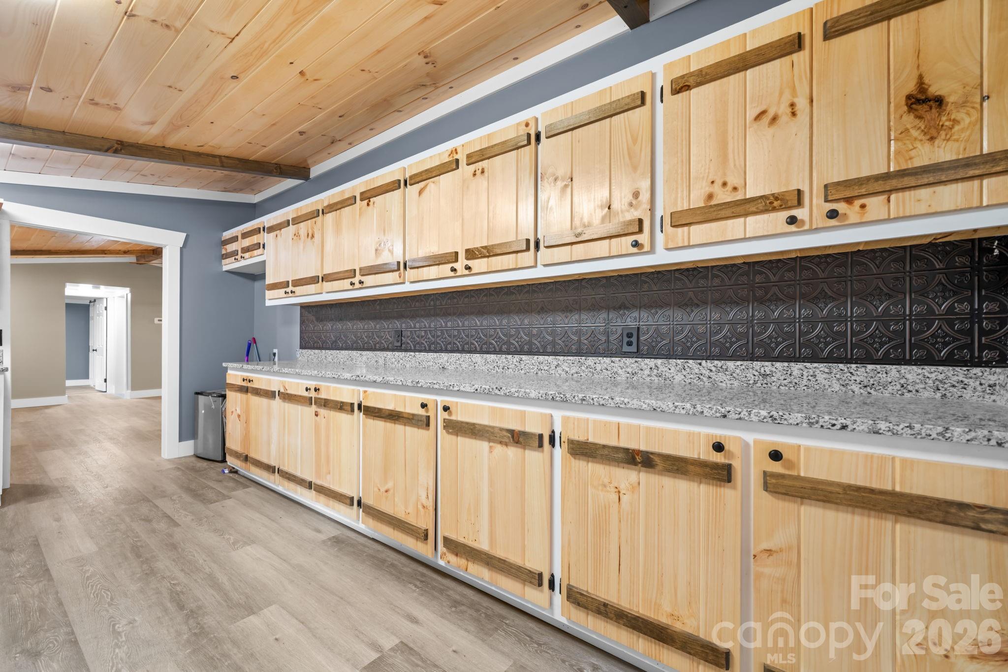 160 Green Street Property Photo 34
