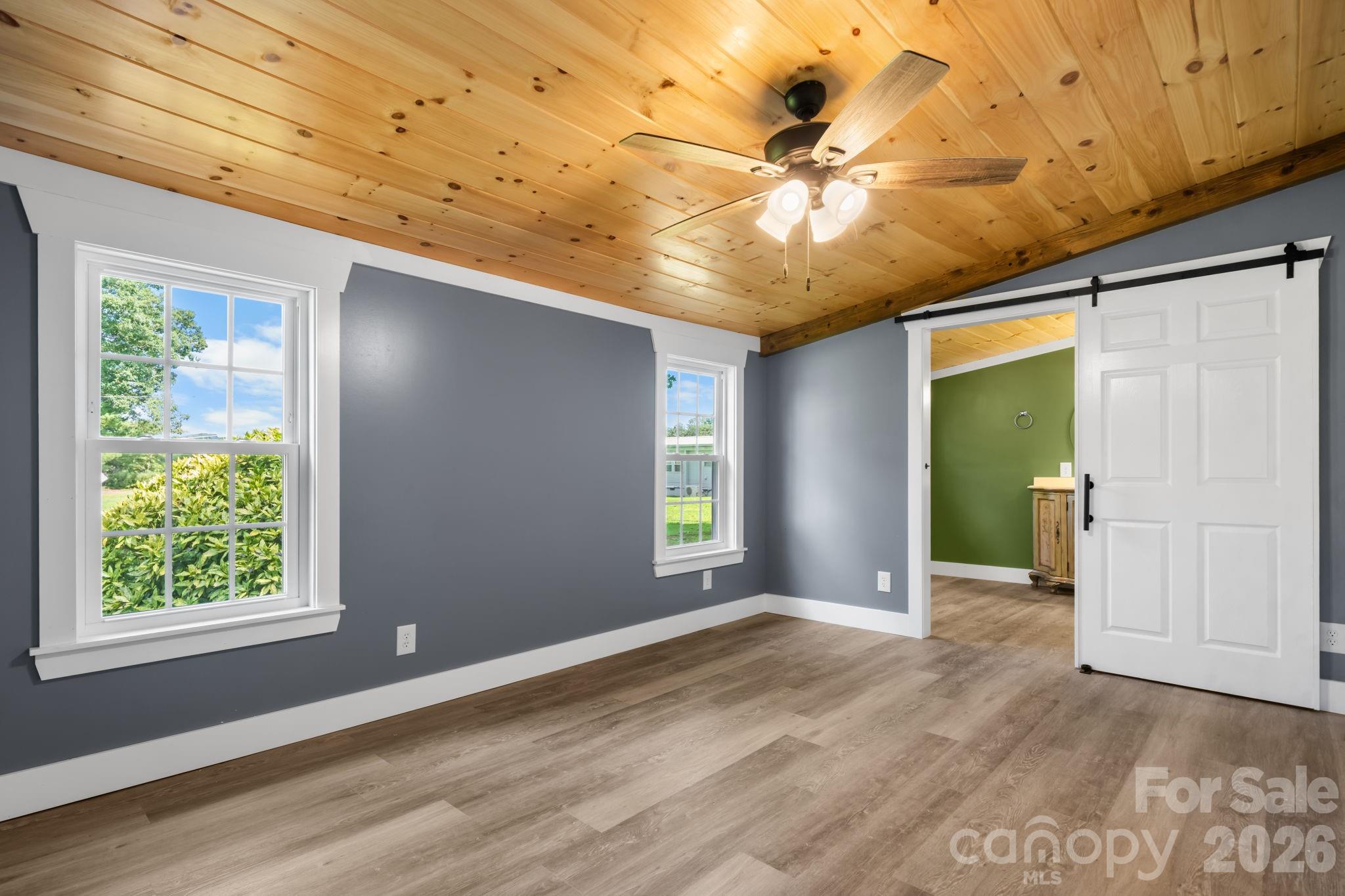 160 Green Street Property Photo 36