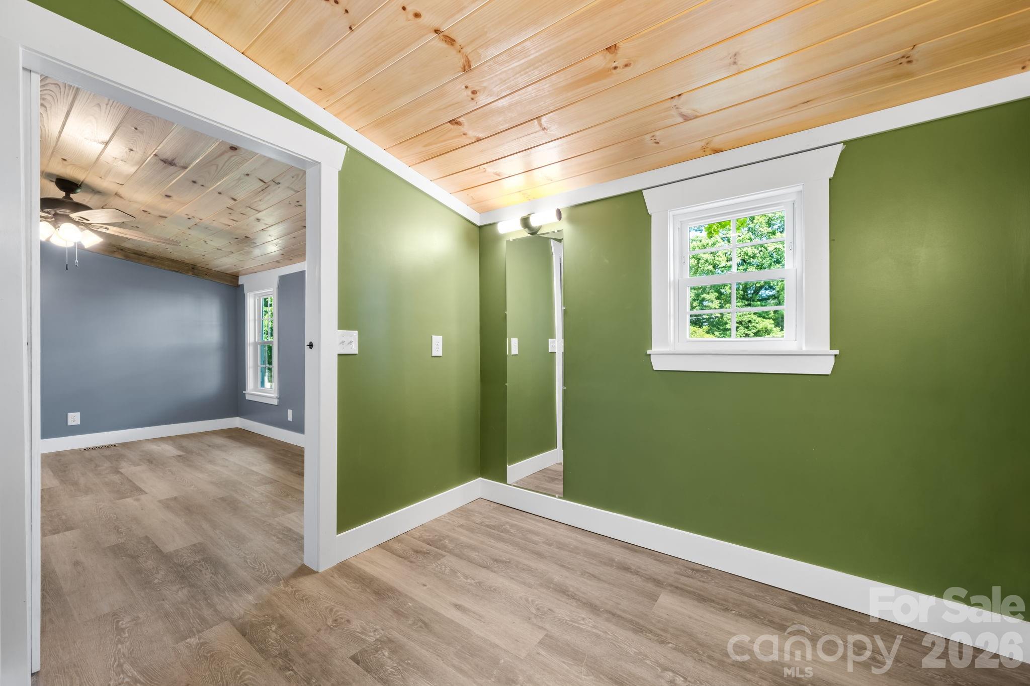 160 Green Street Property Photo 39