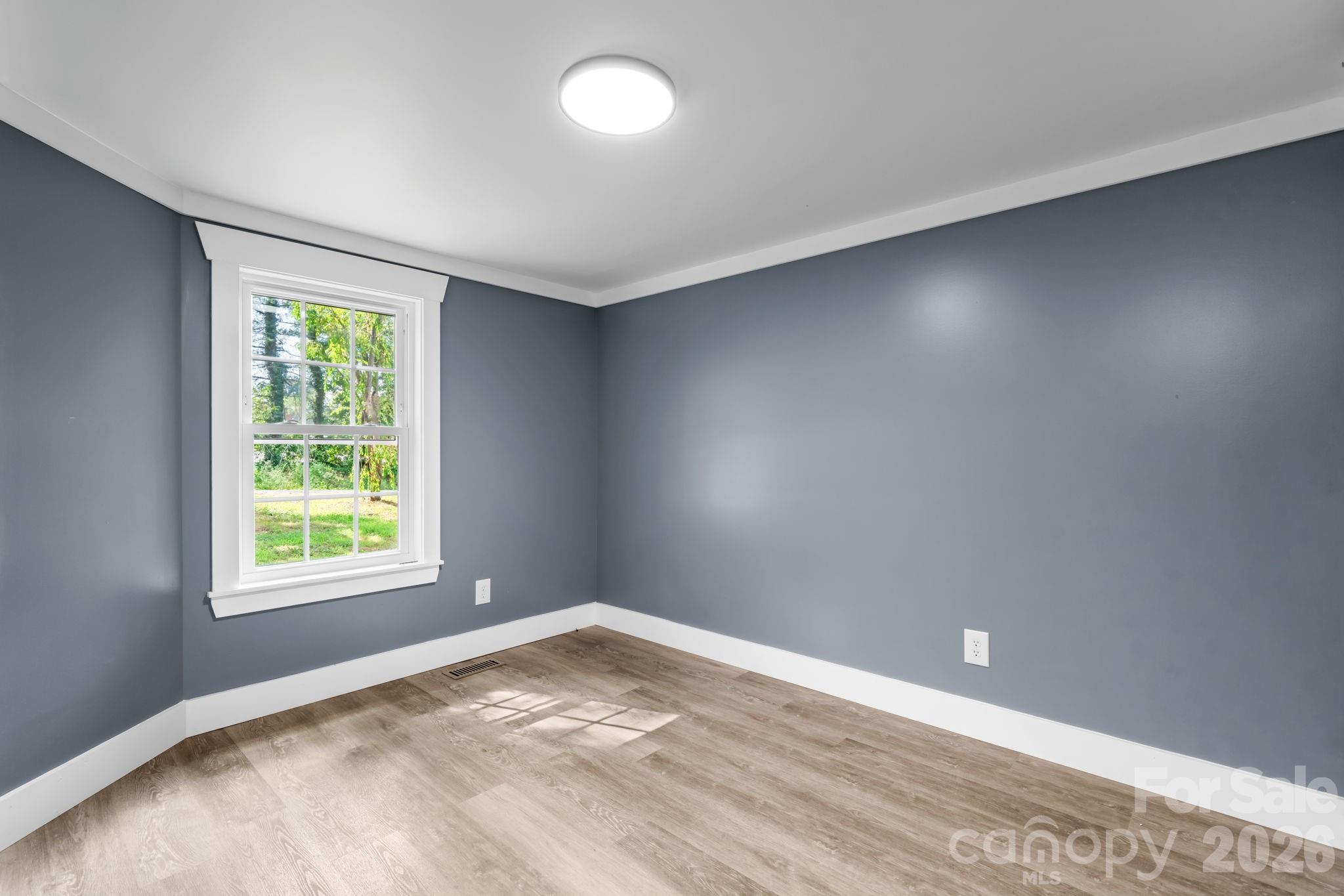 160 Green Street Property Photo 40