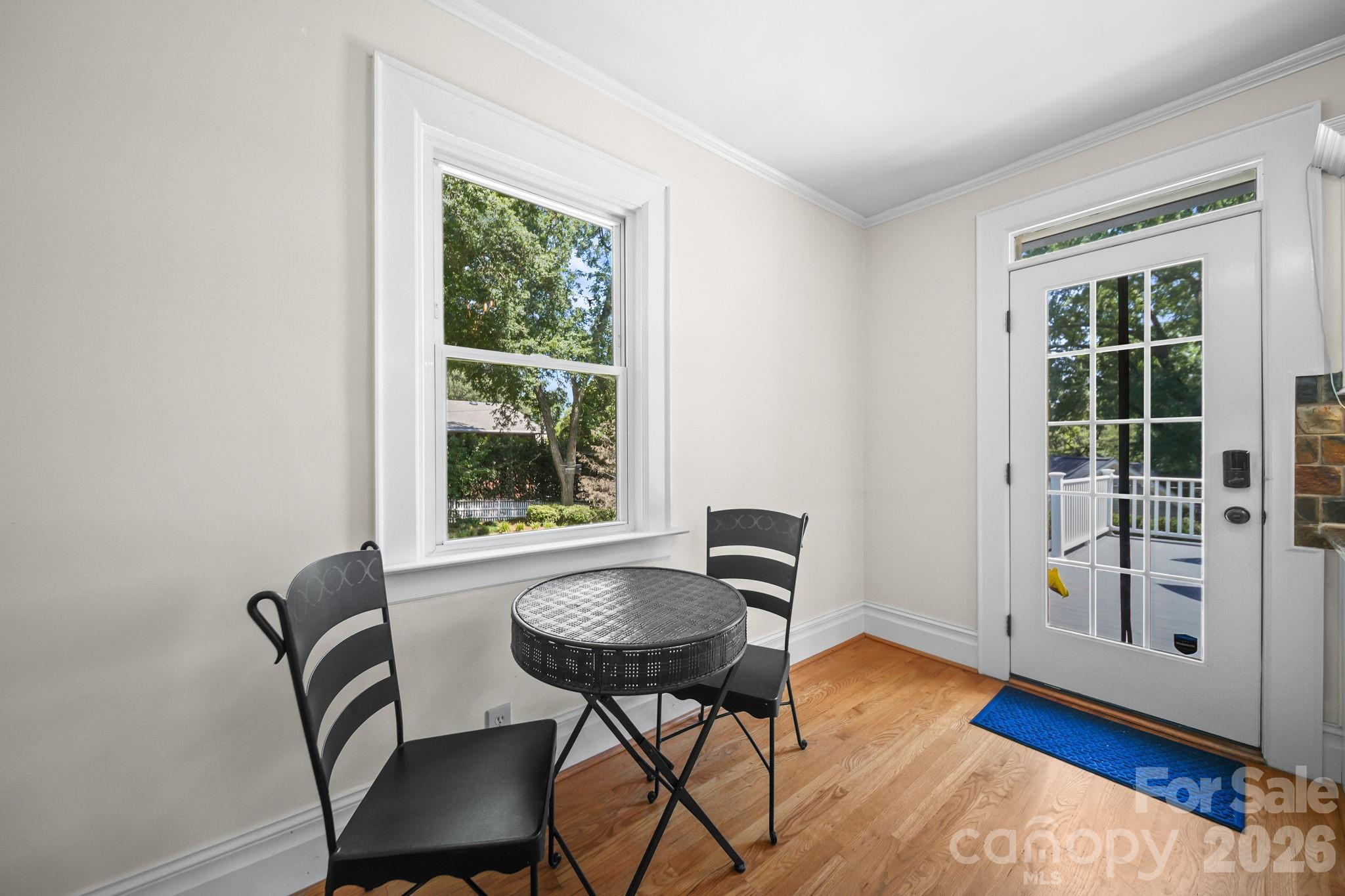 424 S York Street Property Photo 13