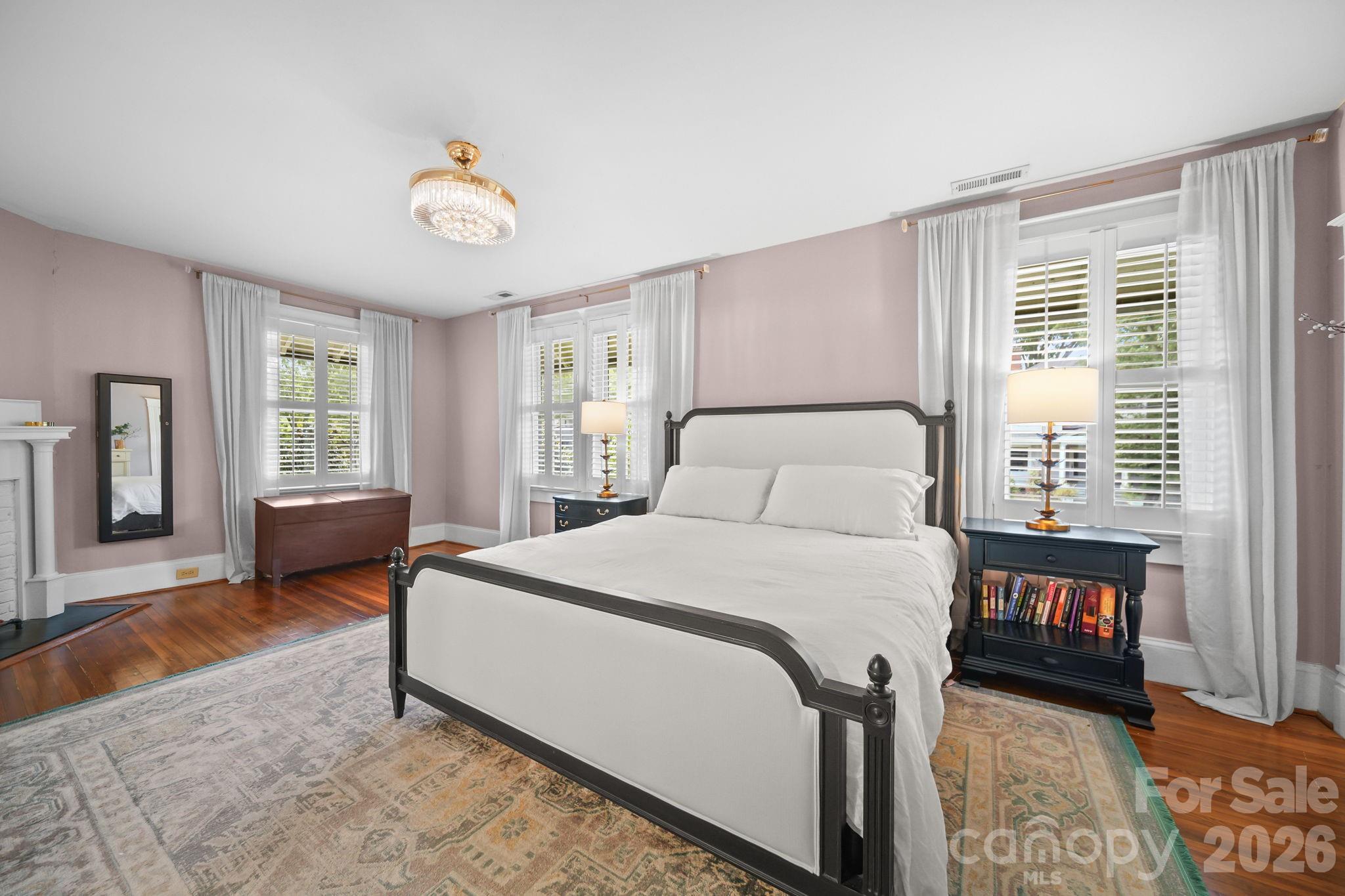 424 S York Street Property Photo 18